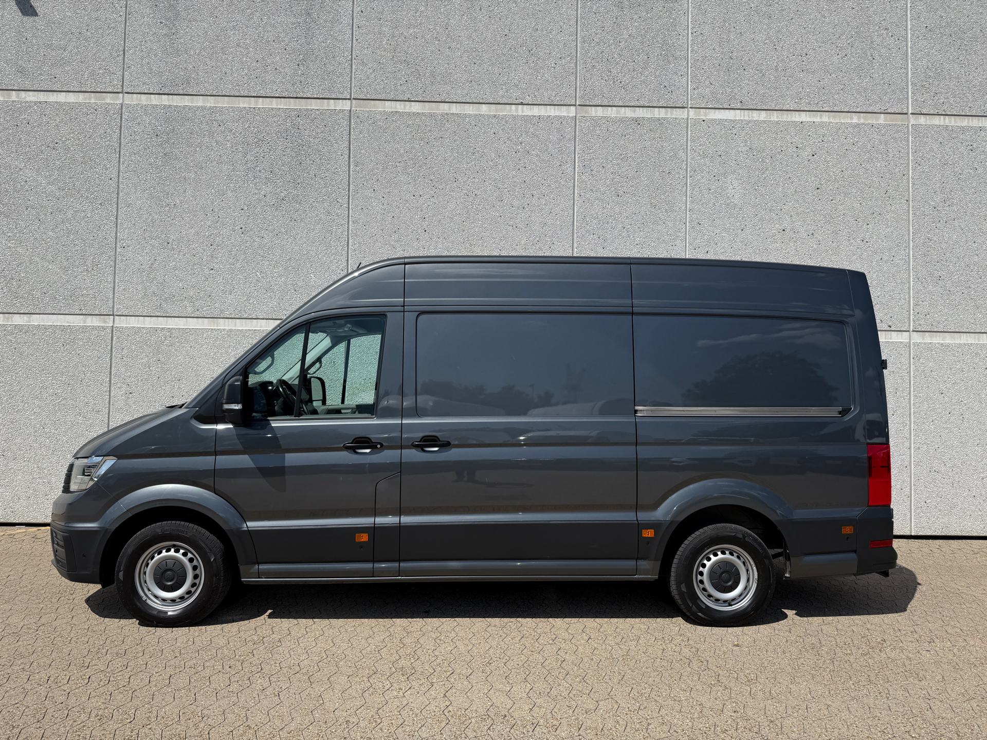 Billede af VW Crafter 35 L3H2 2,0 TDI SCR 177HK Van 8g Aut.