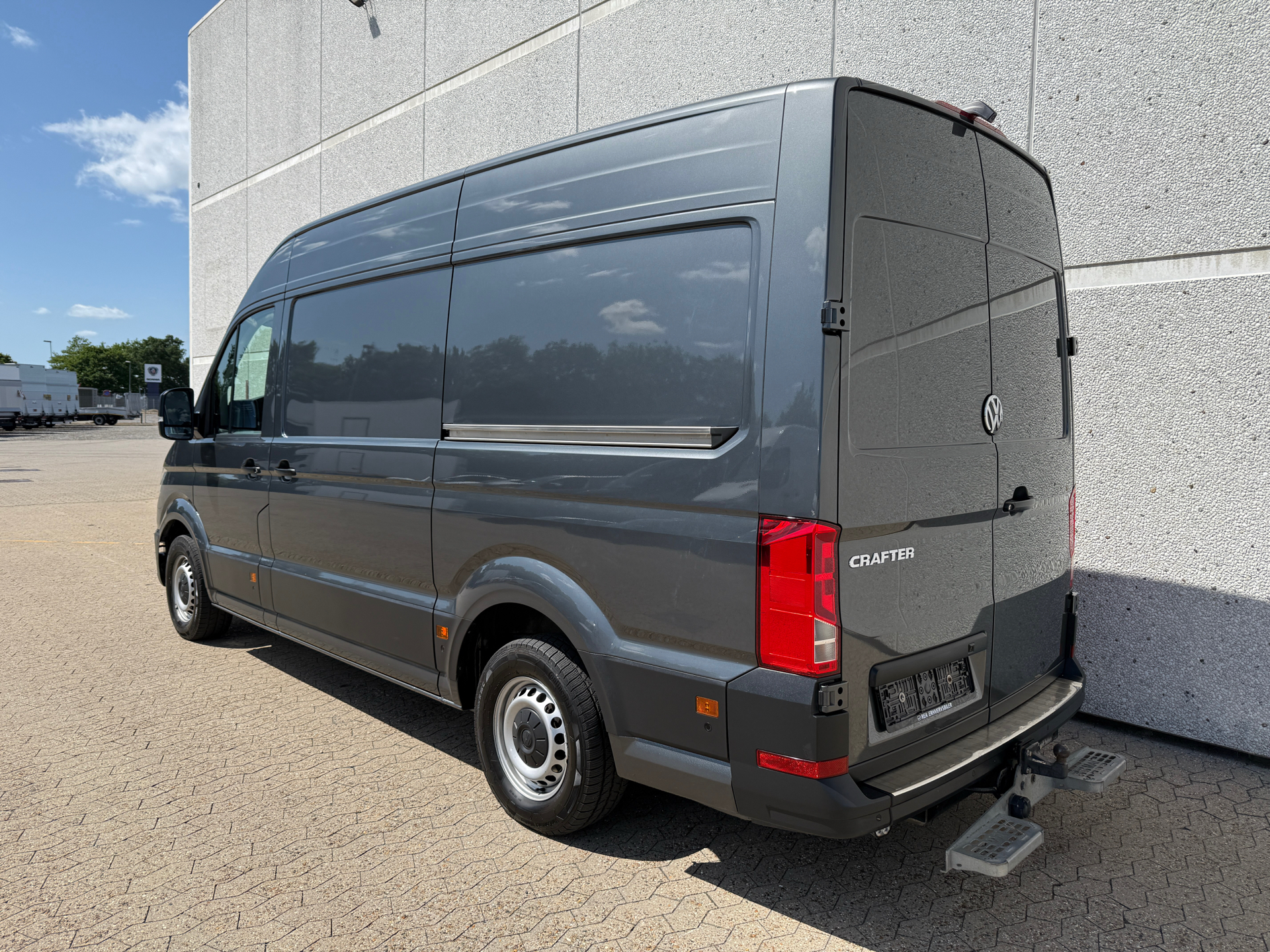 Billede af VW Crafter 35 L3H2 2,0 TDI SCR 177HK Van 8g Aut.
