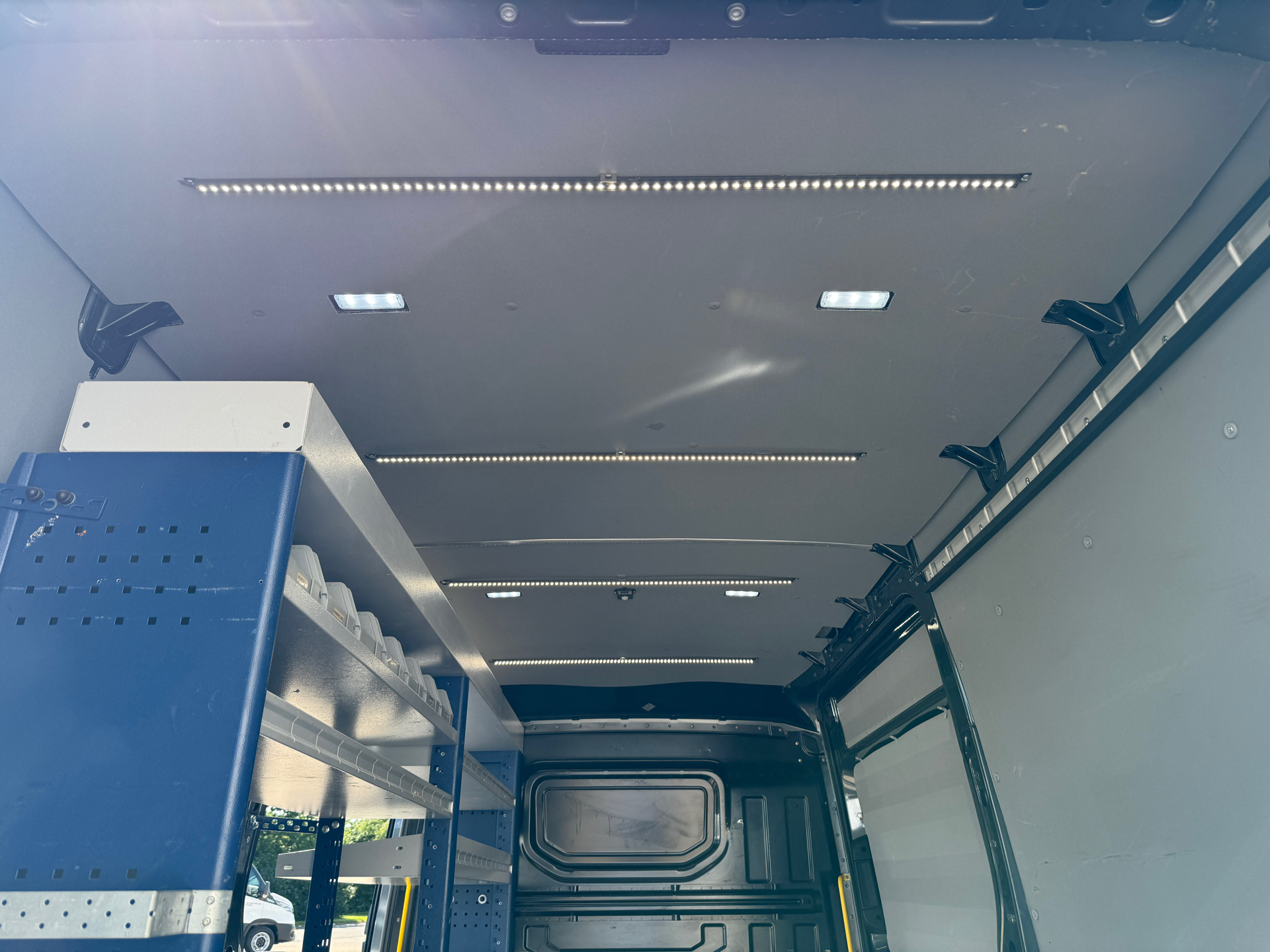 Billede af VW Crafter 35 L3H2 2,0 TDI SCR 177HK Van 8g Aut.