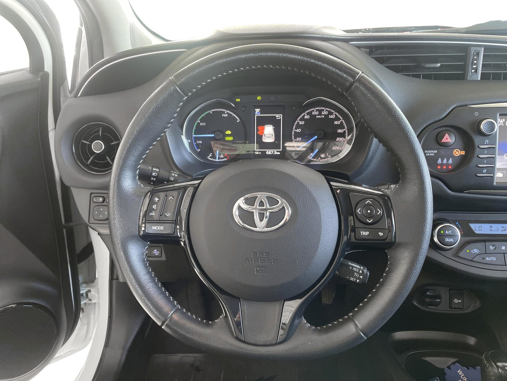 Billede af Toyota Yaris 1,5 Hybrid H3 Premiumpakke E-CVT 100HK 5d Trinl. Gear