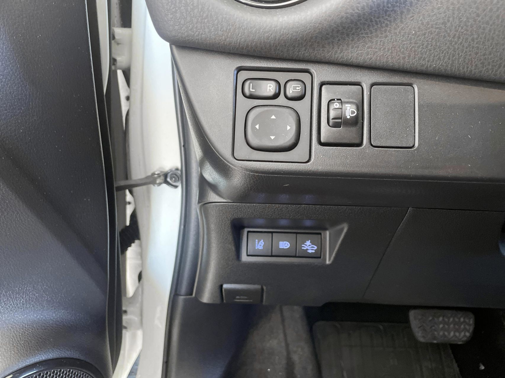 Billede af Toyota Yaris 1,5 Hybrid H3 Premiumpakke E-CVT 100HK 5d Trinl. Gear