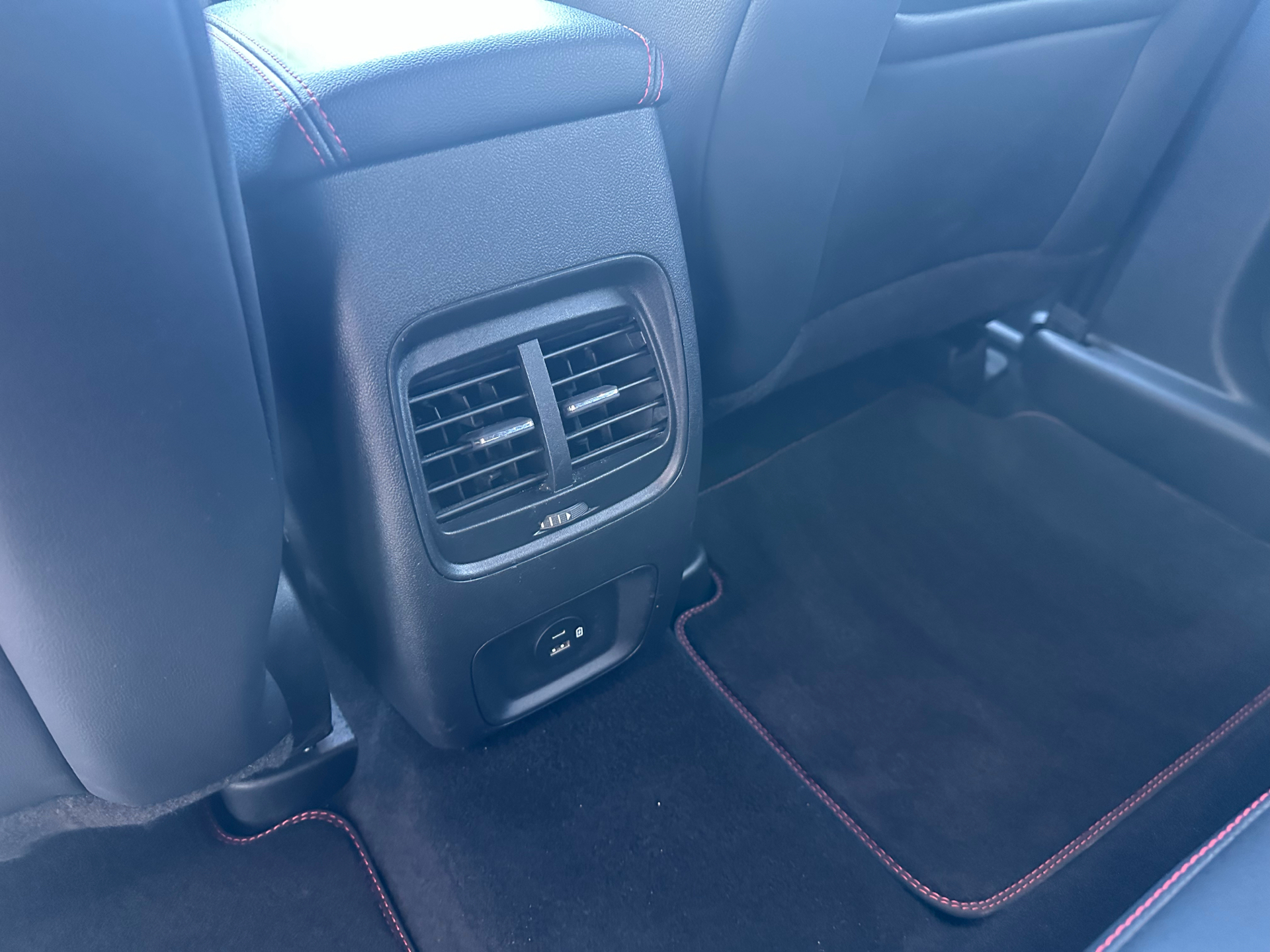 Billede af Ford Kuga 2,5 Plugin-hybrid ST-Line X CVT 225HK 5d Trinl. Gear