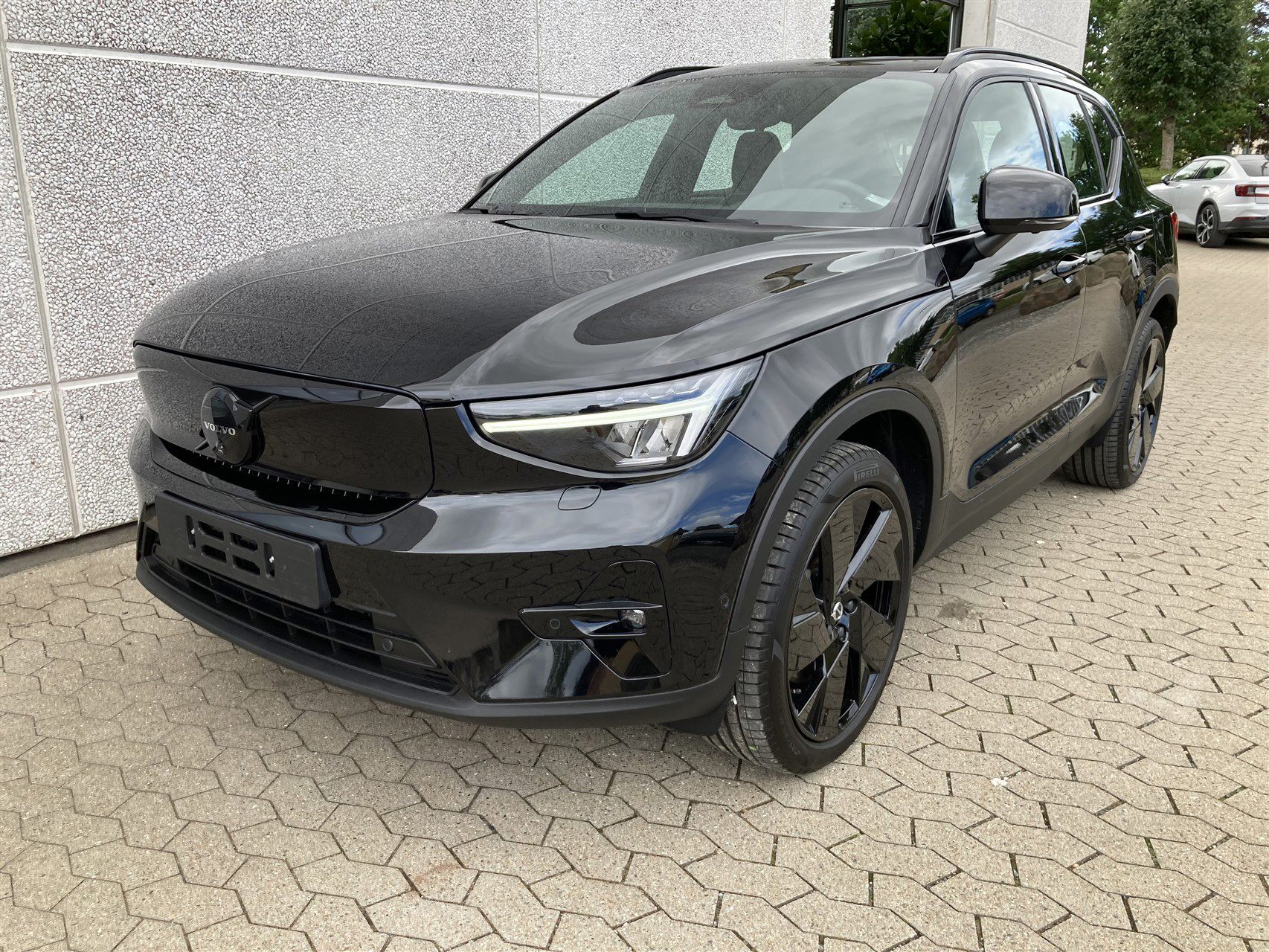 Billede af Volvo EX40 Single Motor Extended Range Black Edition 252HK 5d Aut.
