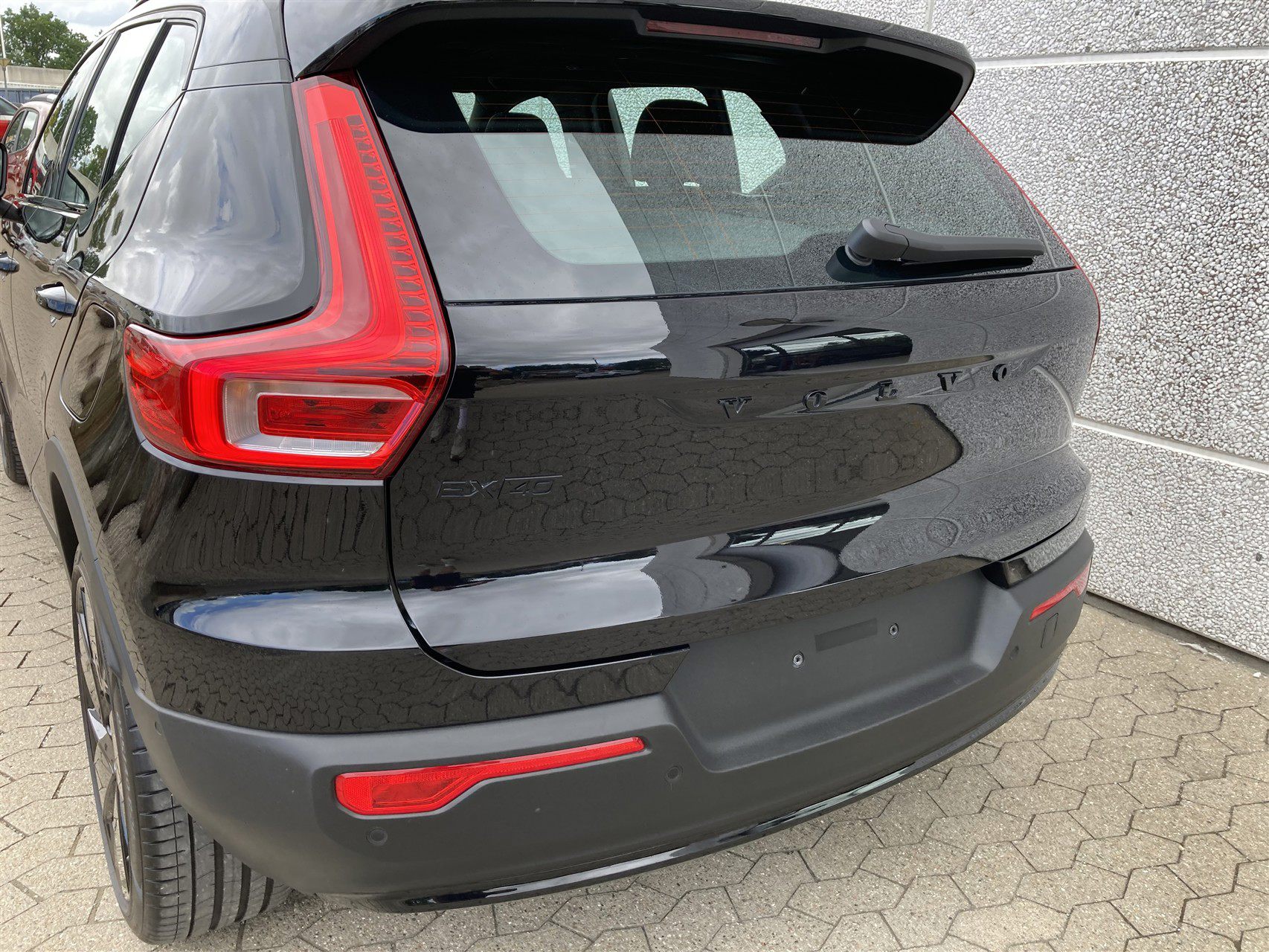 Billede af Volvo EX40 Single Motor Extended Range Black Edition 252HK 5d Aut.