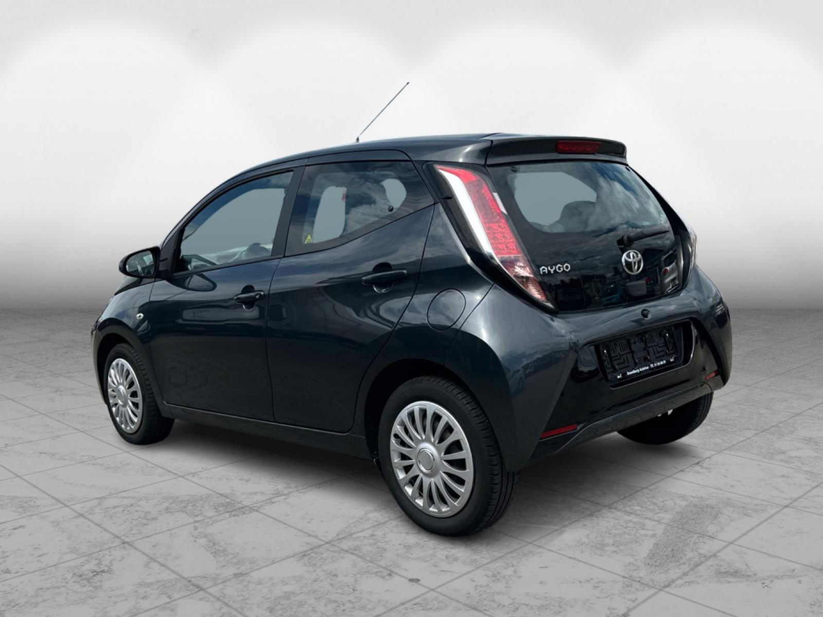 Billede af Toyota Aygo 1,0 VVT-I X-Play + X-Touch 69HK 5d