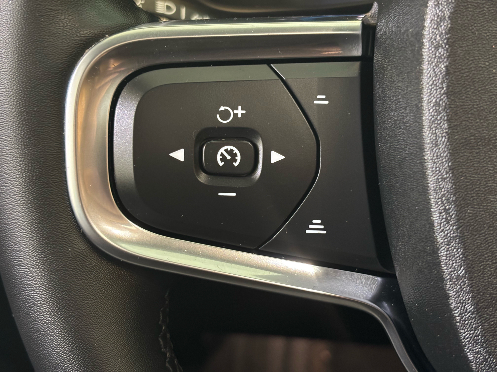 Billede af Volvo XC40 P6 Recharge Pro 231HK 5d Aut.