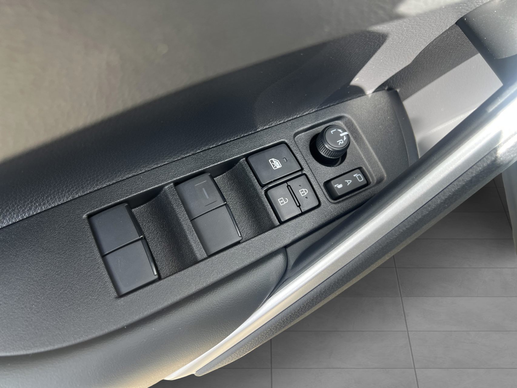 Billede af Toyota Corolla Cross 1,8 Hybrid Style Comfort 140HK 5d Aut.