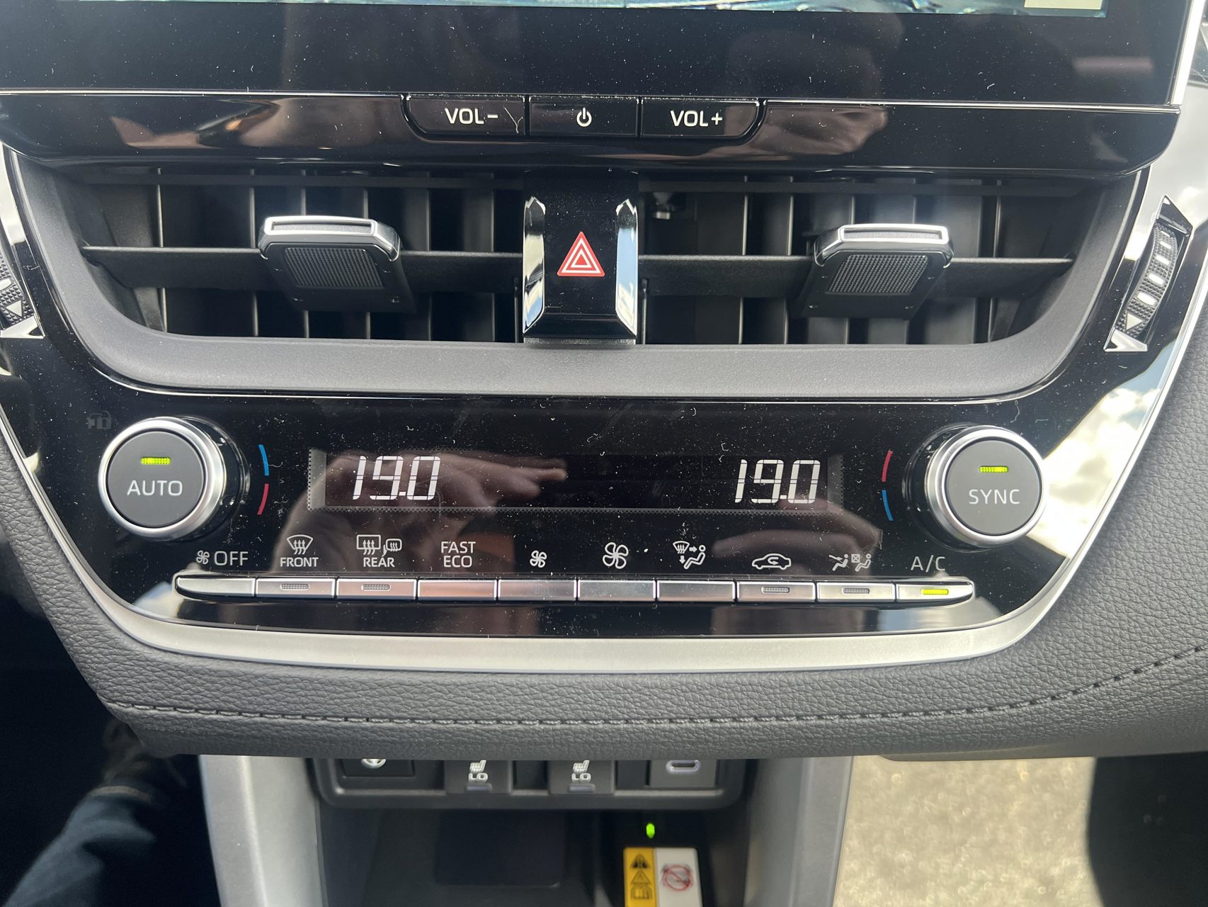 Billede af Toyota Corolla Cross 1,8 Hybrid Style Comfort 140HK 5d Aut.