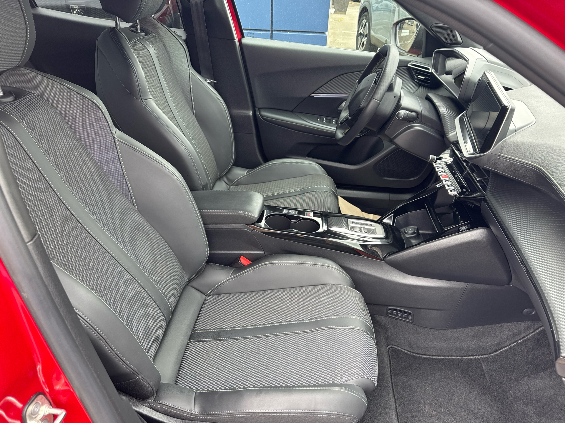 Billede af Peugeot e-2008 EL GT 156HK 5d Aut.