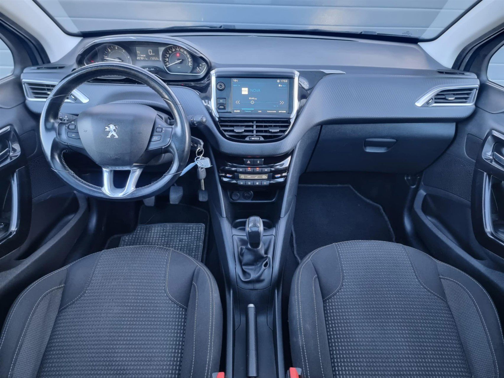 Billede af Peugeot 208 1,6 BlueHDi Allure Sky 100HK 5d