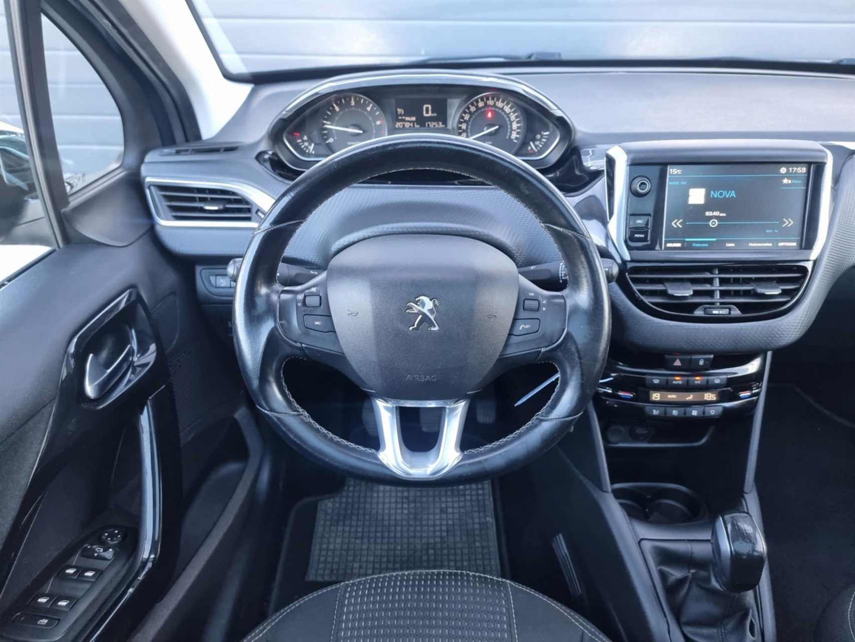 Billede af Peugeot 208 1,6 BlueHDi Allure Sky 100HK 5d