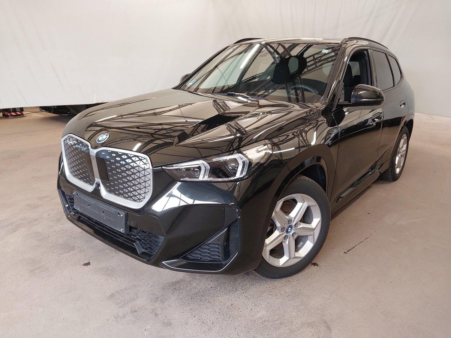 Billede af BMW iX1 xDrive30 Fully Charged 4x4 313HK 5d Aut.