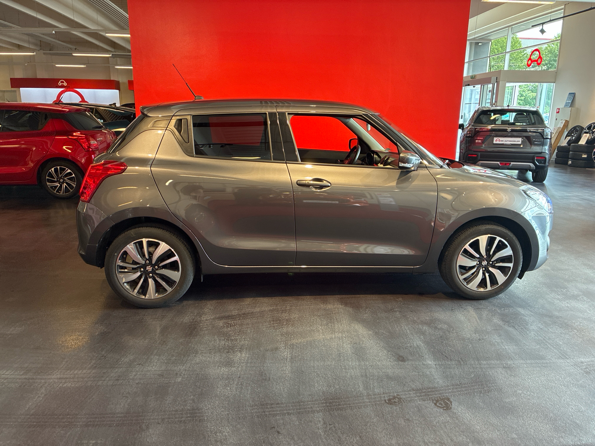 Billede af Suzuki Swift 1,2 Dualjet Exclusive CVT 90HK 5d Aut.