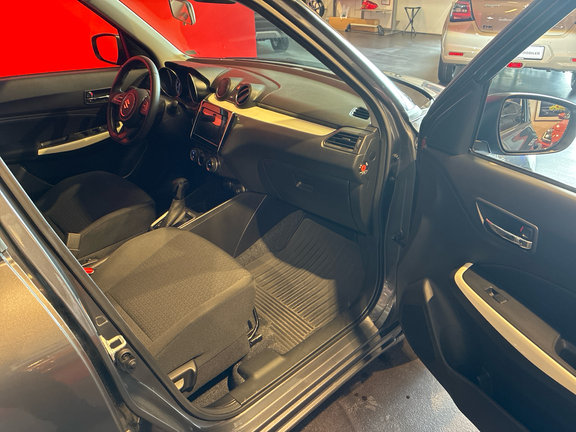 Billede af Suzuki Swift 1,2 Dualjet Exclusive CVT 90HK 5d Aut.