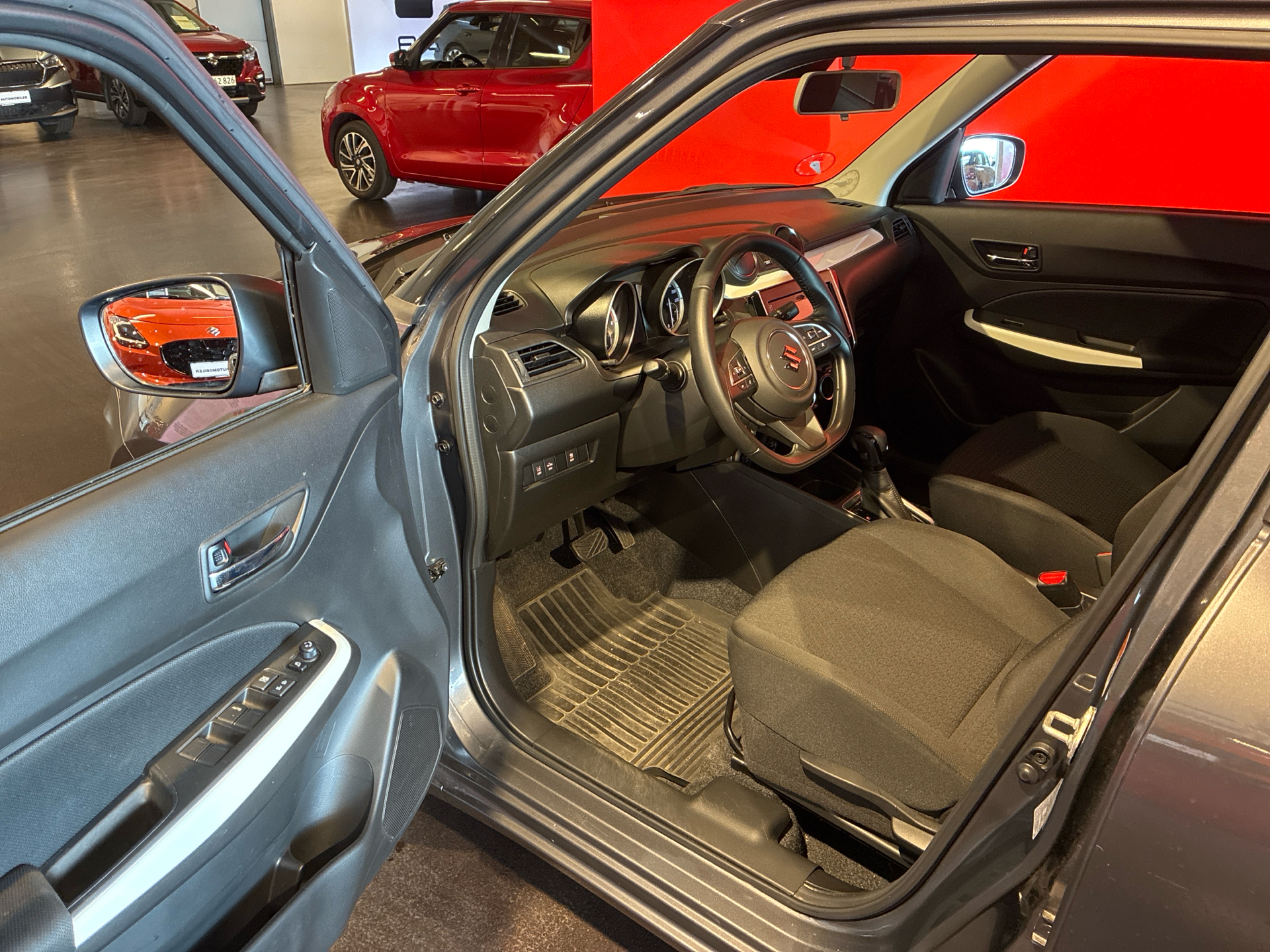 Billede af Suzuki Swift 1,2 Dualjet Exclusive CVT 90HK 5d Aut.