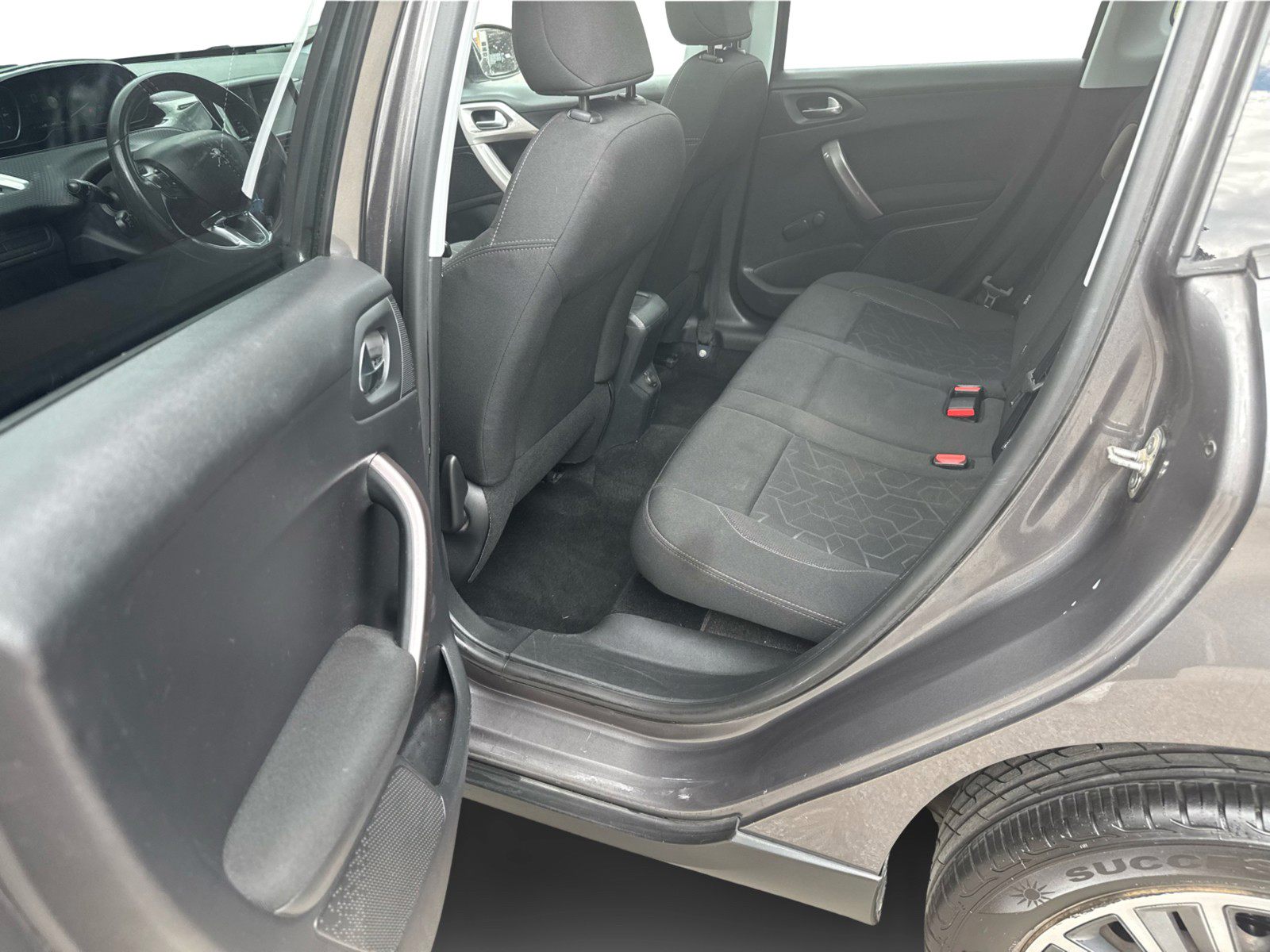 Billede af Peugeot 2008 1,2 VTi Active Sky 82HK