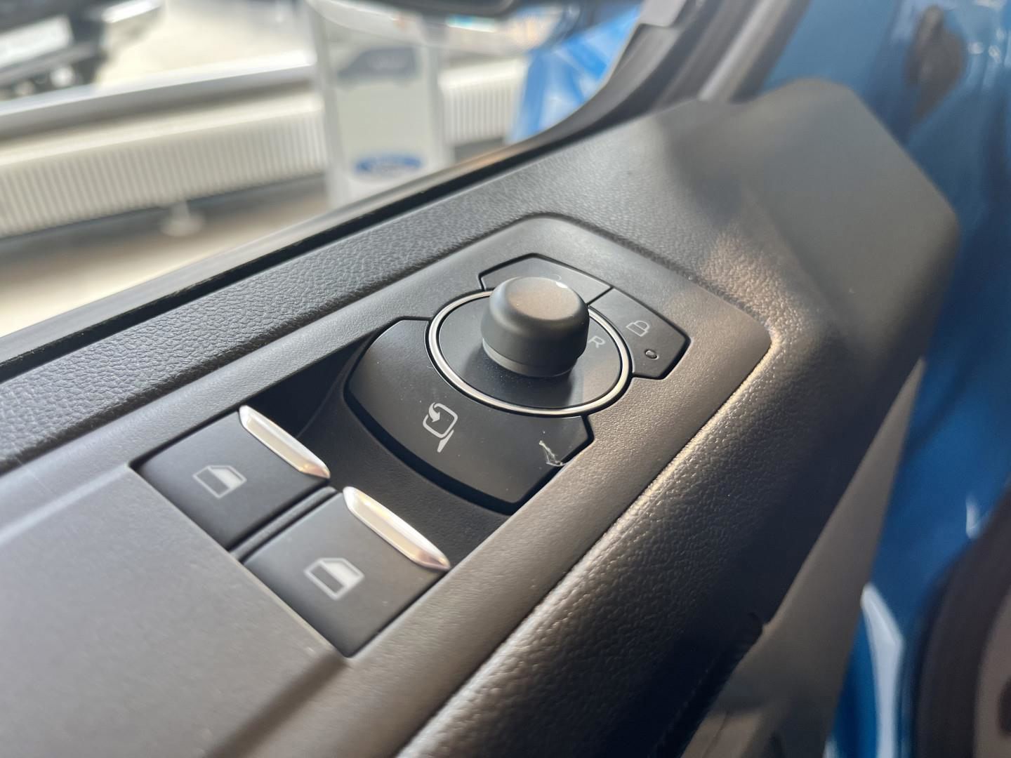 Billede af Ford E-Transit Custom 320 L1H1 EL Limited 218HK Van Aut.