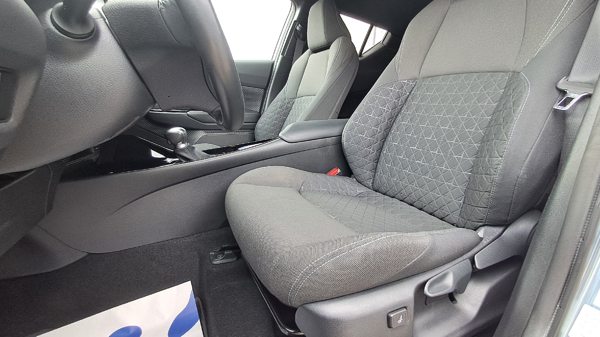 Billede af Toyota C-HR 1,8 Hybrid C-LUB Multidrive S 122HK 5d Aut.