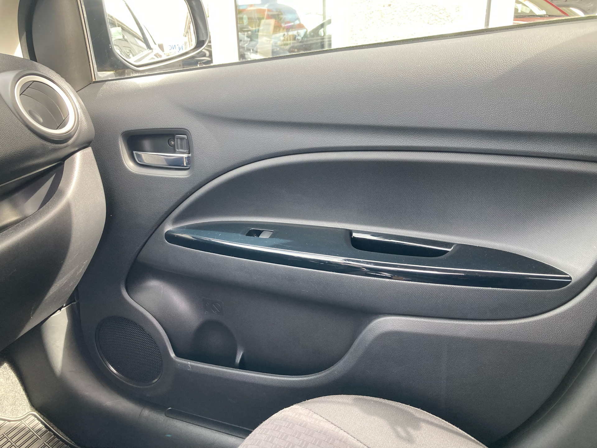 Billede af Mitsubishi Space Star 1,2 Invite+ 80HK 5d