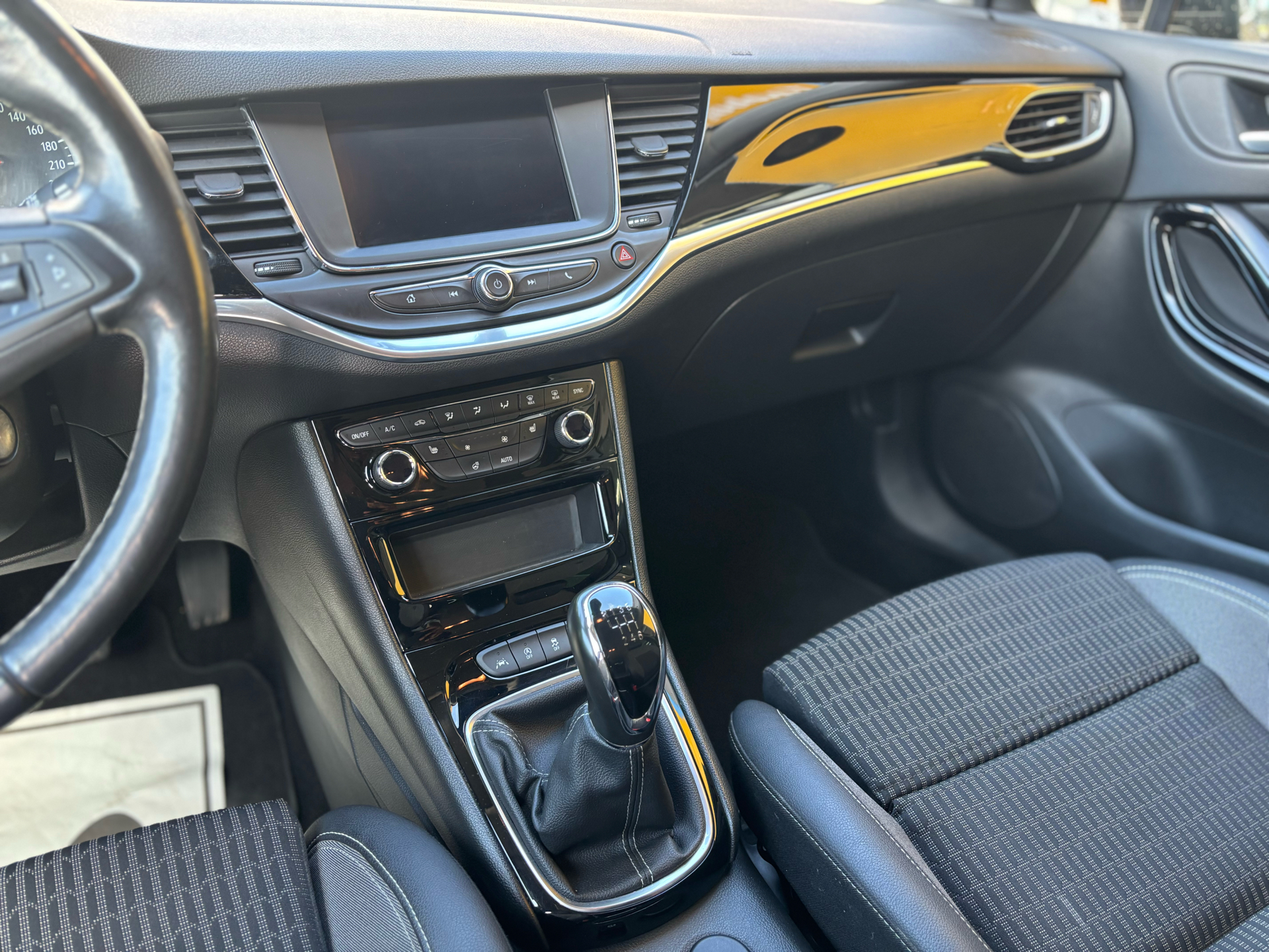 Billede af Opel Astra Sports Tourer 1,2 Turbo Elegance 110HK Stc