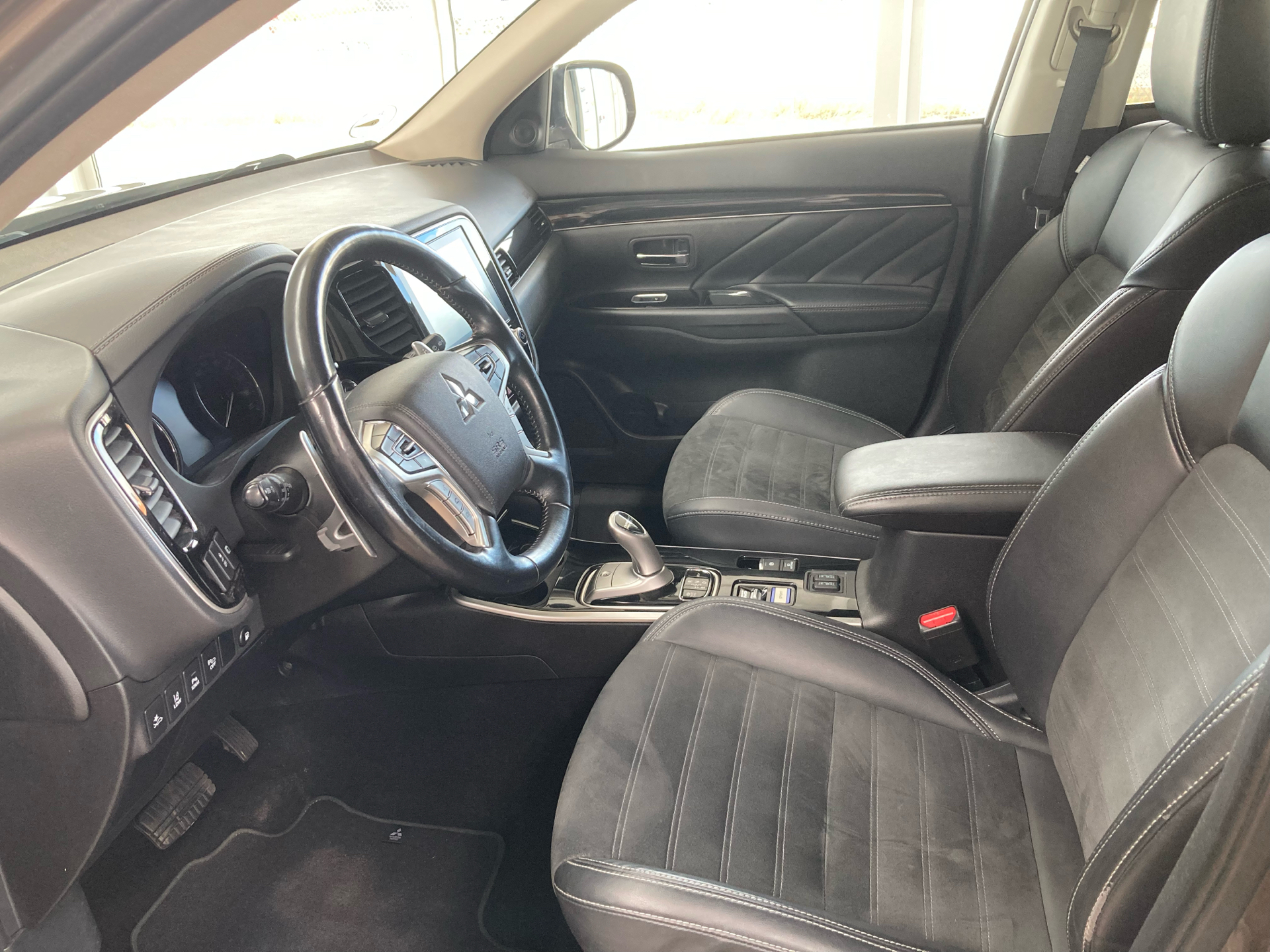Billede af Mitsubishi Outlander 2,4 PHEV  Plugin-hybrid Intense 4WD 224HK 5d 6g Trinl. Gear
