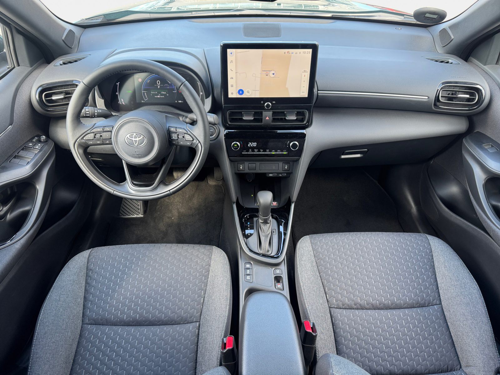 Billede af Toyota Yaris Cross 1,5 Hybrid Style Safety 130HK 5d Trinl. Gear