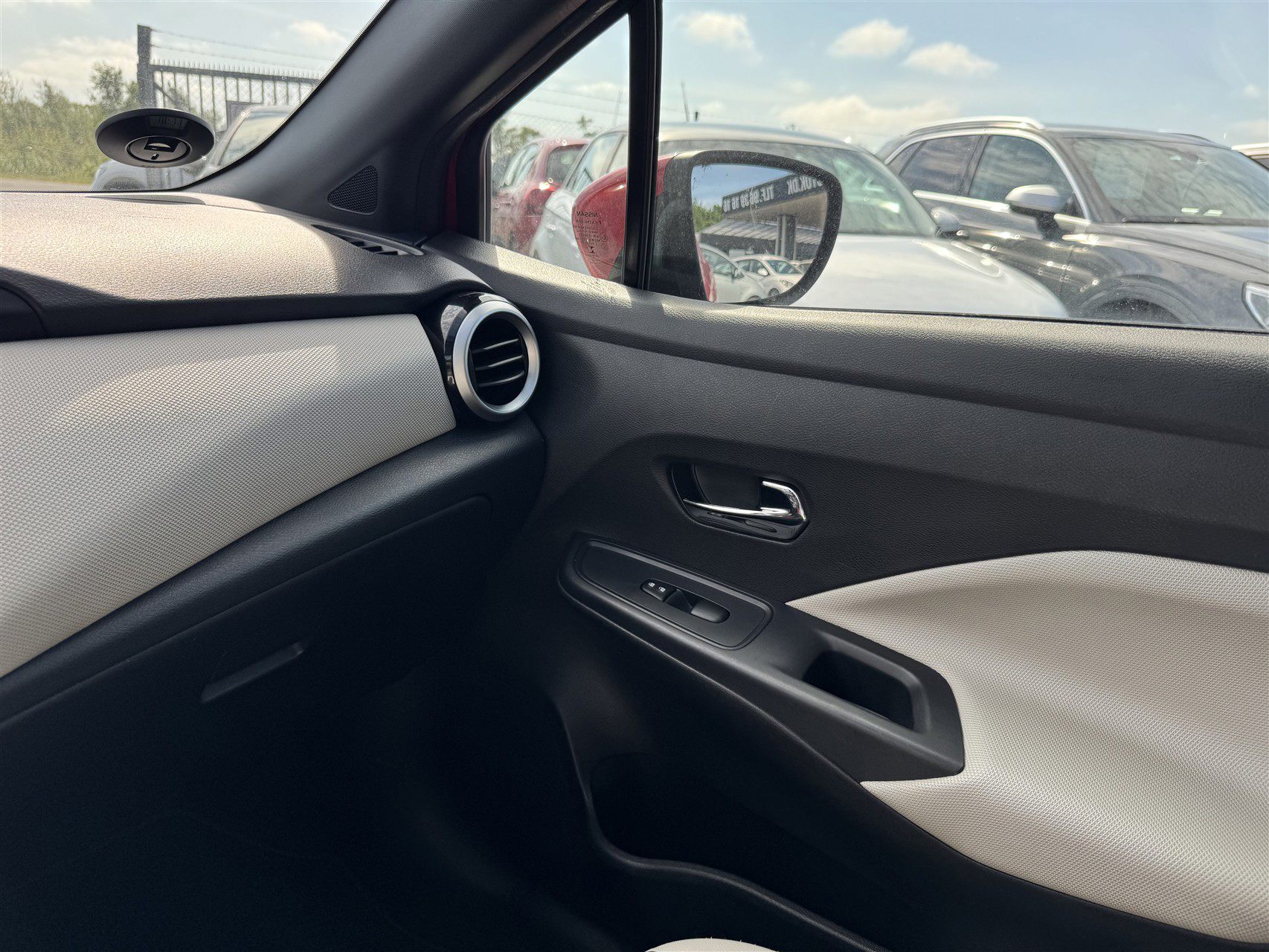 Billede af Nissan Micra 0,9 IG-T Visia Start/Stop 90HK 5d