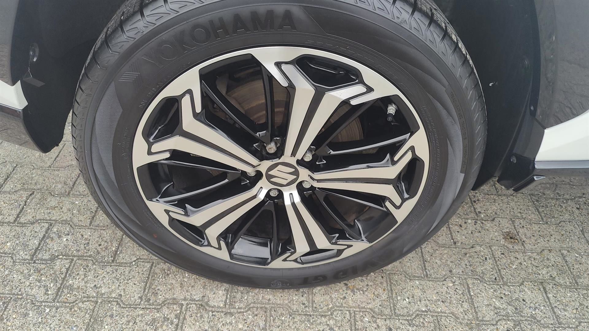 Billede af Suzuki Across 2,5 B/EL Adventure 4x4 E-CVT 306HK 5d Trinl. Gear 