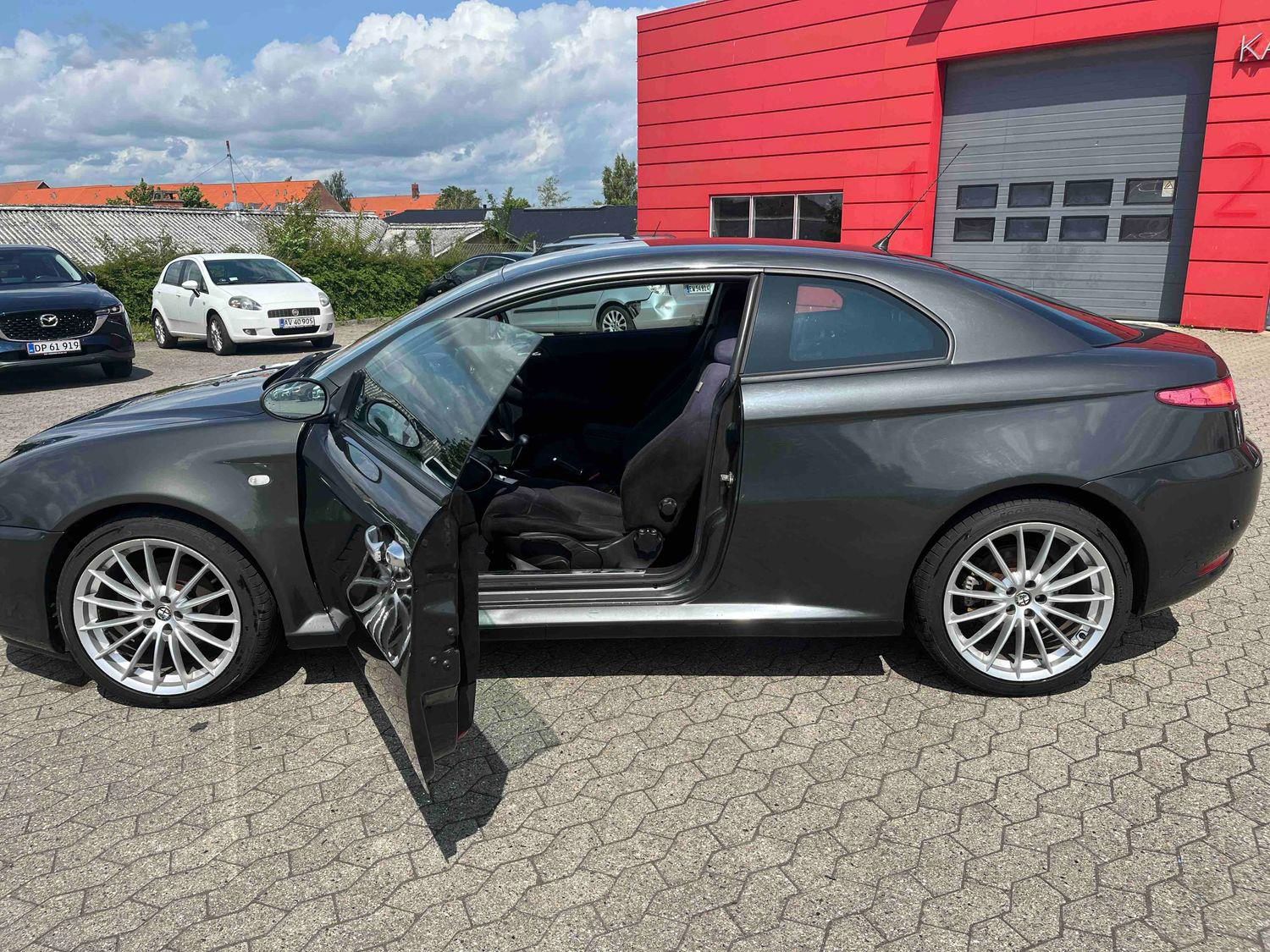 Billede af Alfa Romeo GT 2,0 JTS Lusso 165HK 3d