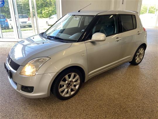 Suzuki Swift 1,5 GLX 102HK 5d