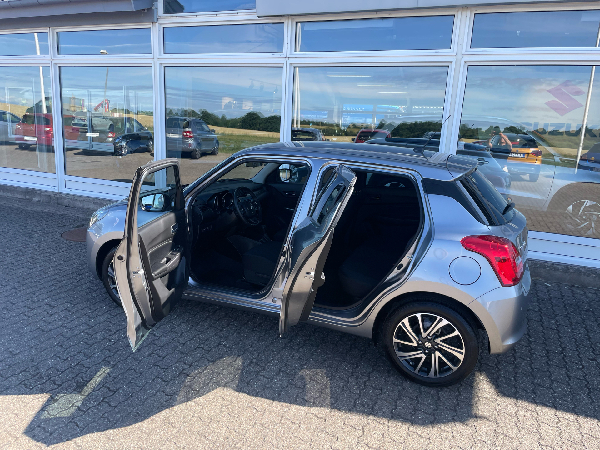 Billede af Suzuki Swift 1,2 Dualjet  Mild hybrid Exclusive AEB CVT 83HK 5d Trinl. Gear