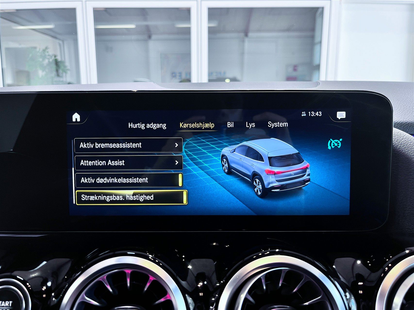 Billede af Mercedes-Benz EQA 250 EL 190HK 5d Aut.