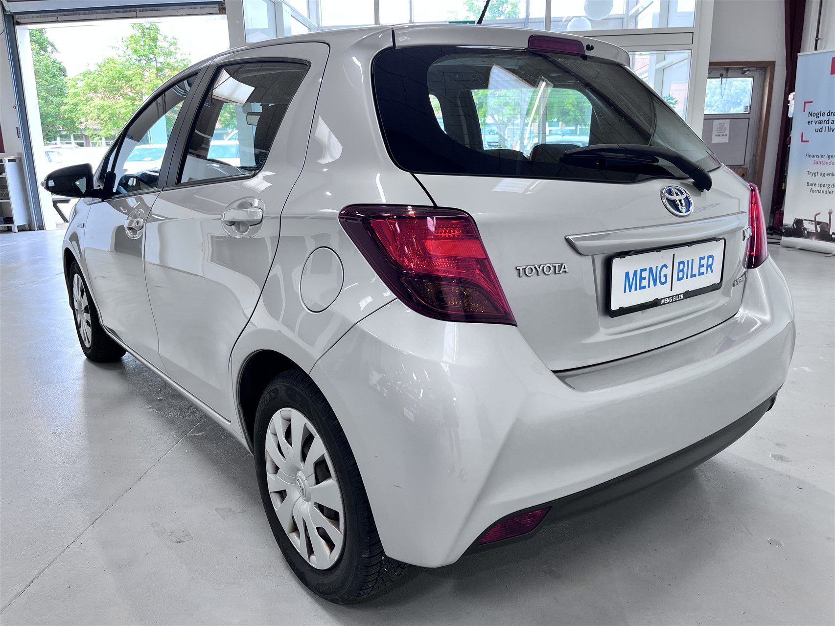 Billede af Toyota Yaris 1,5 Hybrid H2 E-CVT 100HK 5d Trinl. Gear