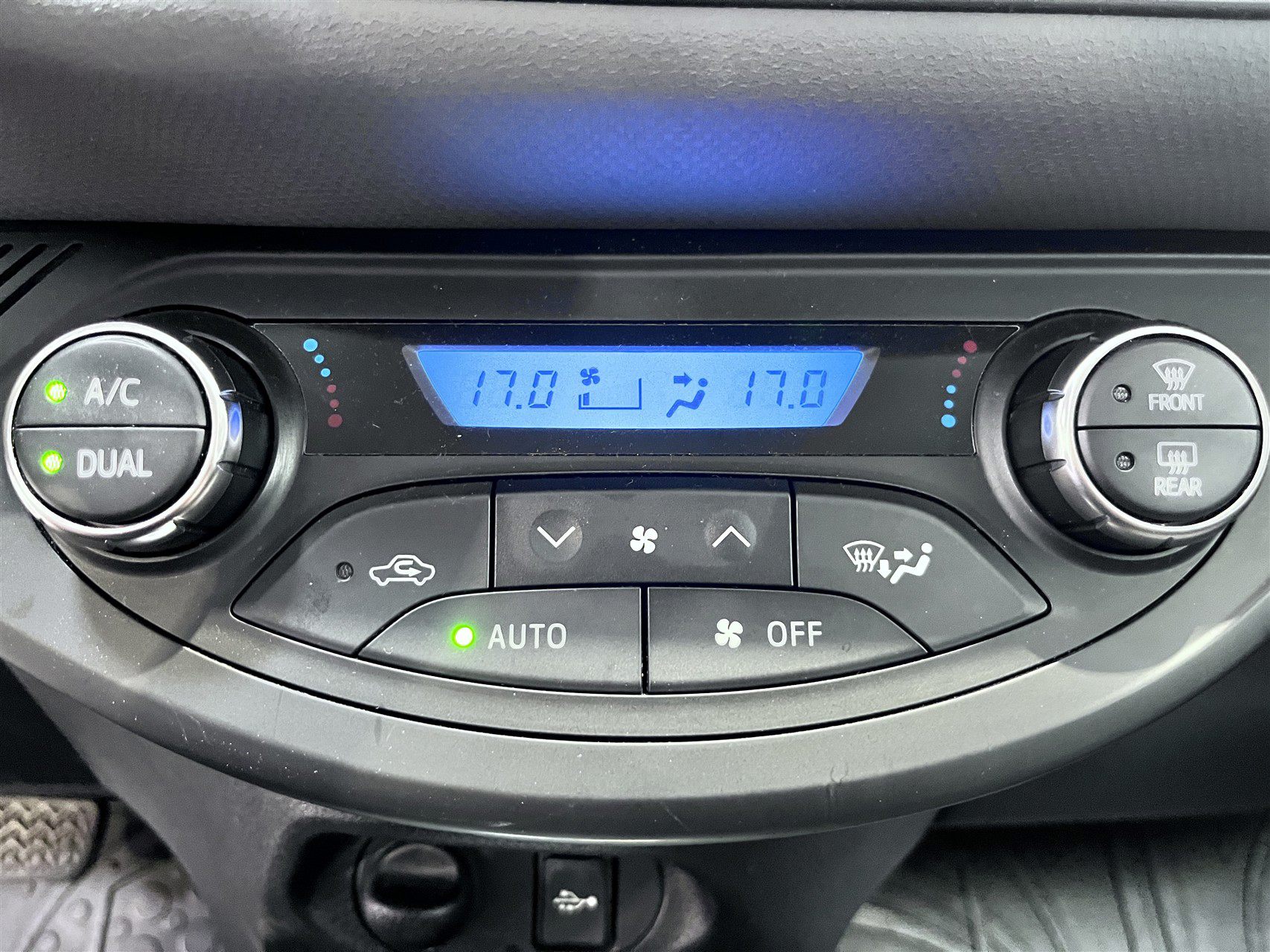 Billede af Toyota Yaris 1,5 Hybrid H2 E-CVT 100HK 5d Trinl. Gear