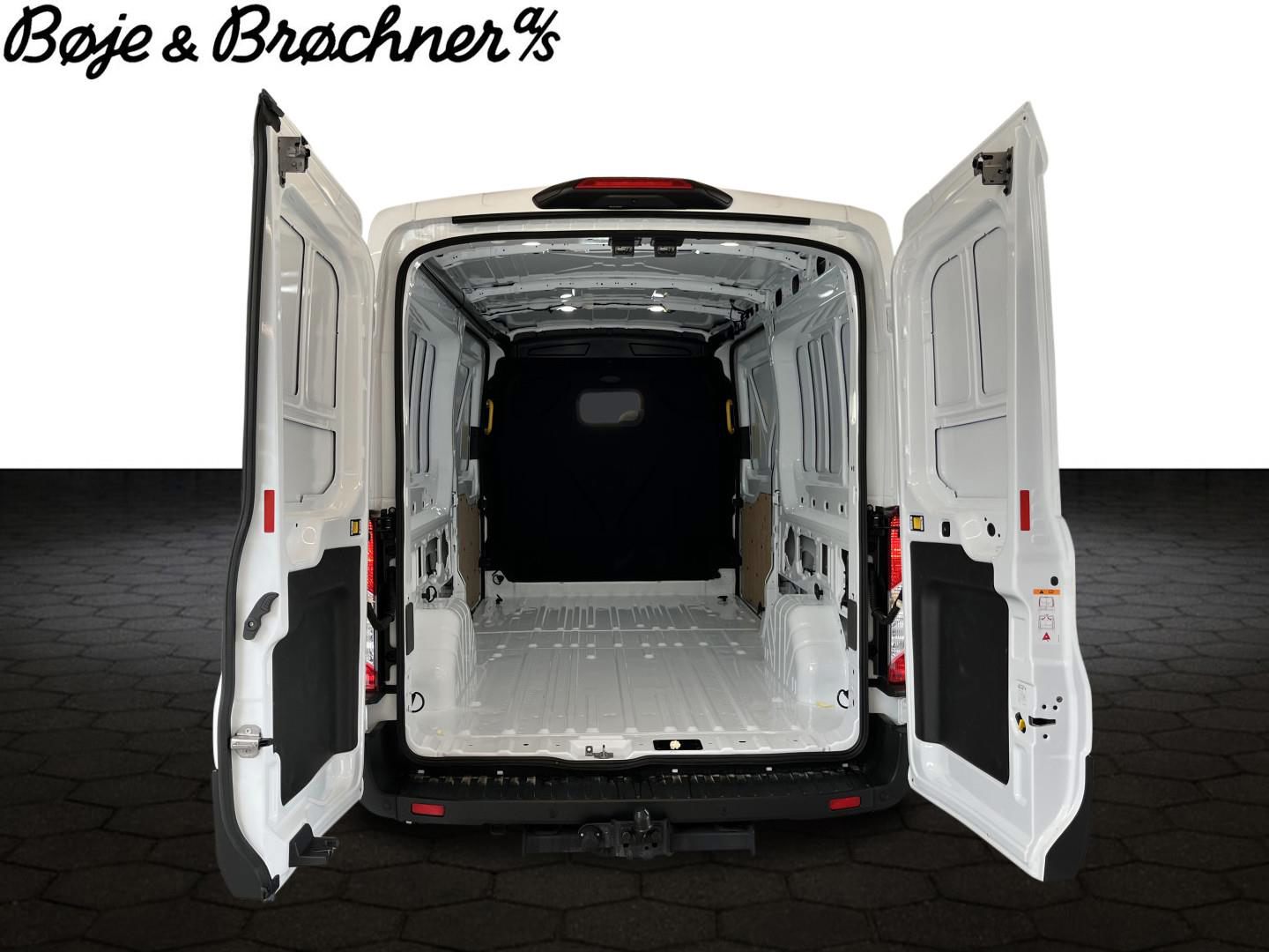 Billede af Ford Transit 350 L3H2 2,0 TDCi Trend 130HK Van 8g Aut.