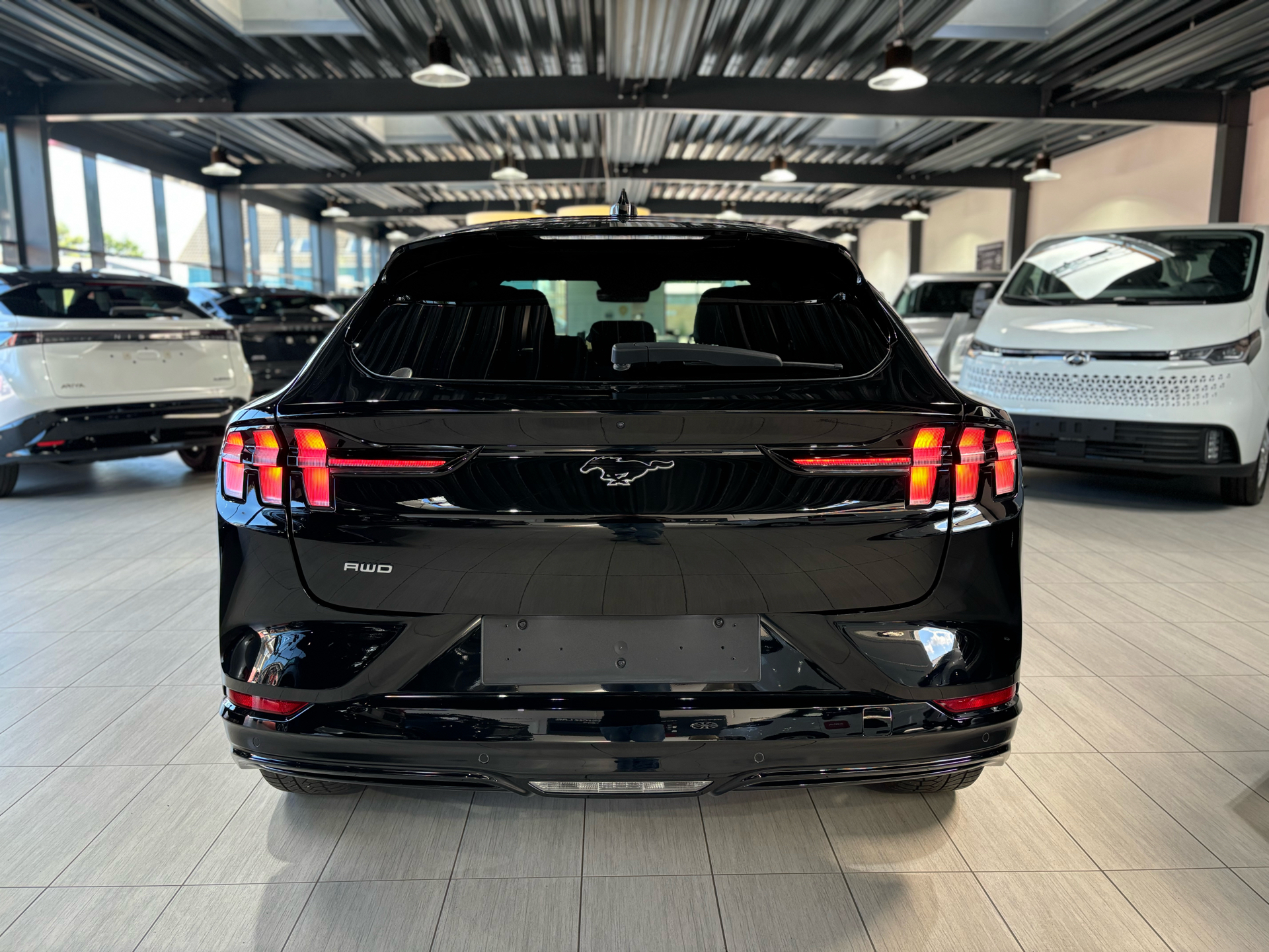 Billede af Ford Mustang Mach-E EL UR AWD 351HK 5d Aut.
