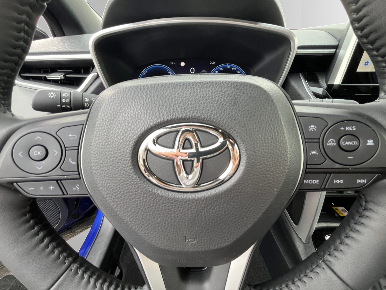 Billede af Toyota Corolla Cross 1,8 Hybrid Style Comfort 140HK 5d Aut.