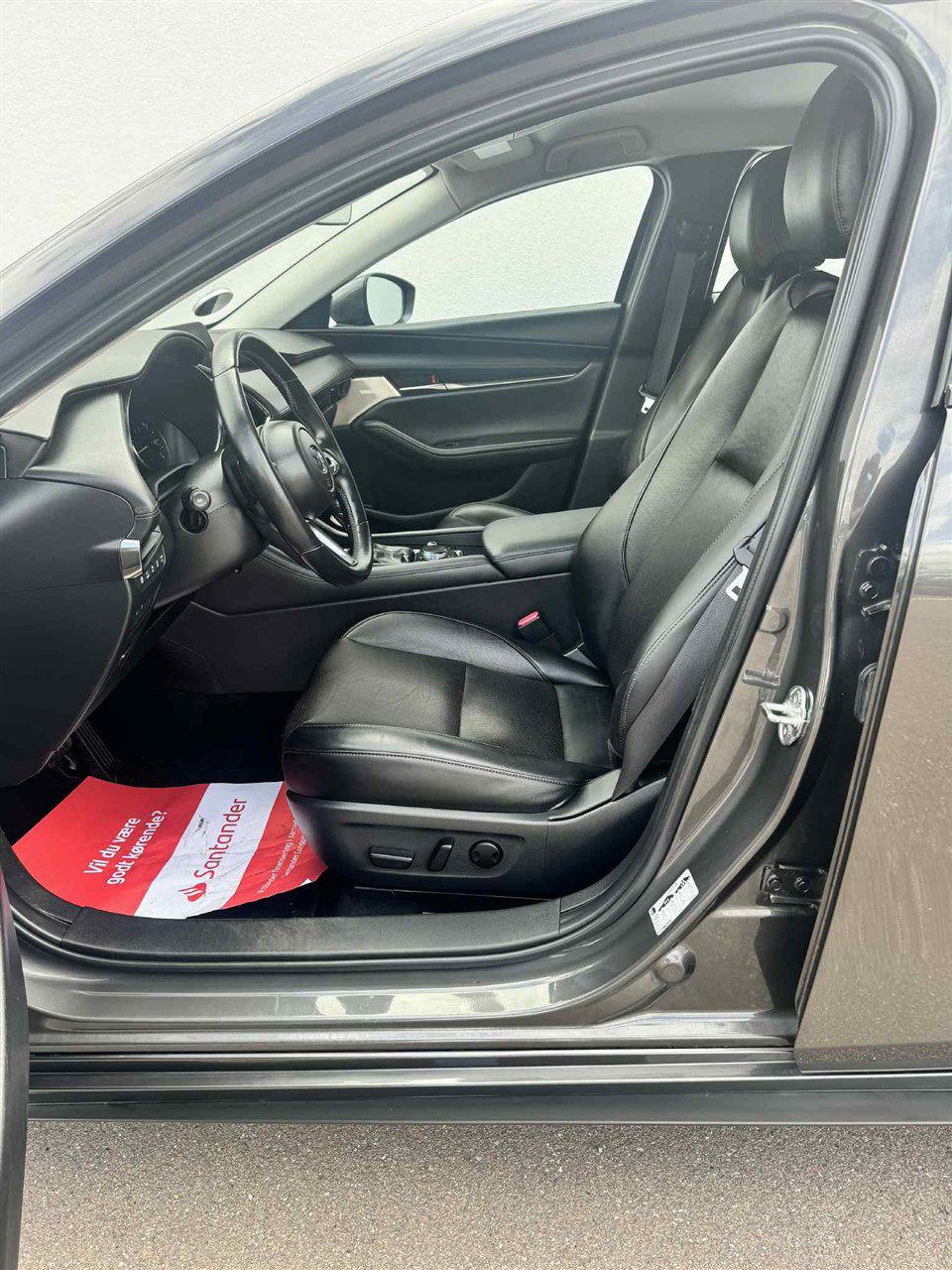 Billede af Mazda 3 2,0 Skyactiv-G  Mild hybrid Cosmo 122HK 6g Aut.
