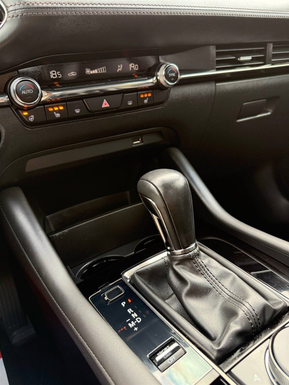 Billede af Mazda 3 2,0 Skyactiv-G  Mild hybrid Cosmo 122HK 6g Aut.