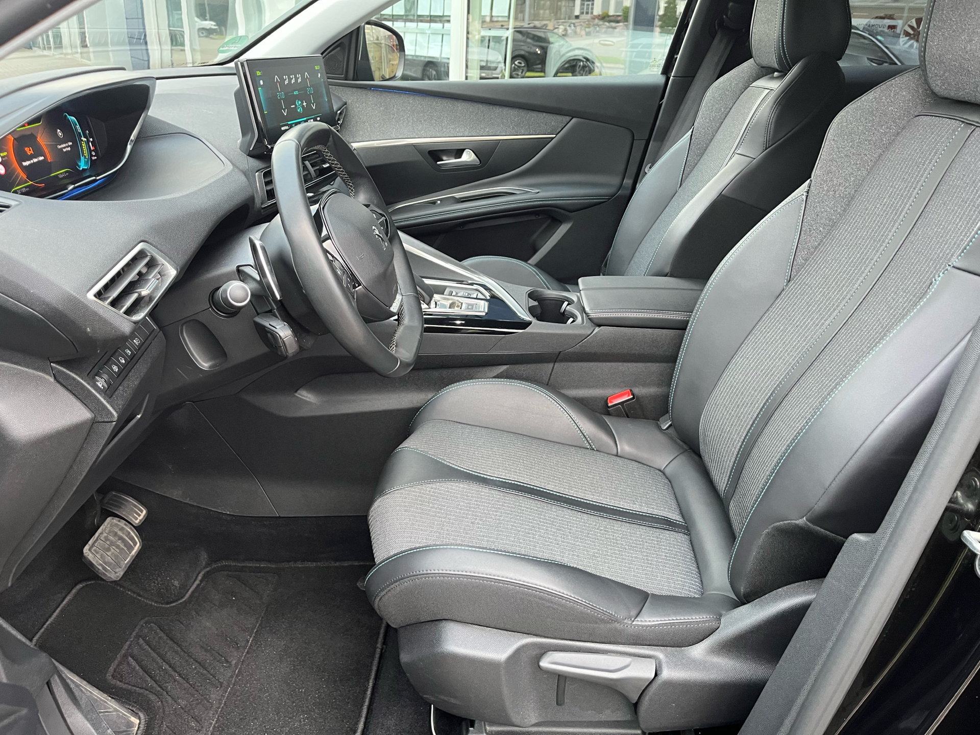 Billede af Peugeot 3008 1,6 PureTech  Plugin-hybrid Selection Sport EAT8 225HK 5d 8g Aut.