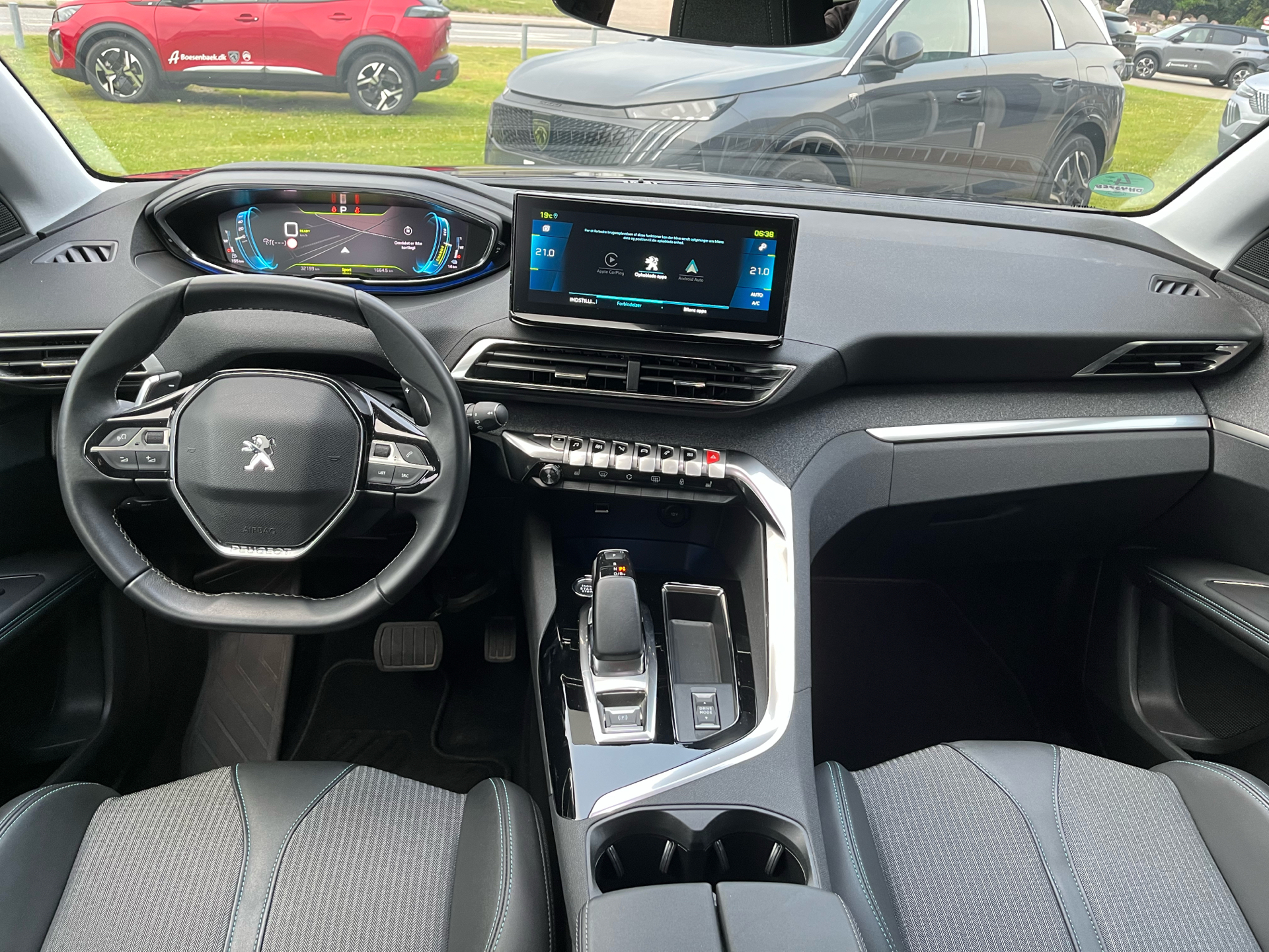 Billede af Peugeot 3008 1,6 PureTech  Plugin-hybrid Selection Sport EAT8 225HK 5d 8g Aut.