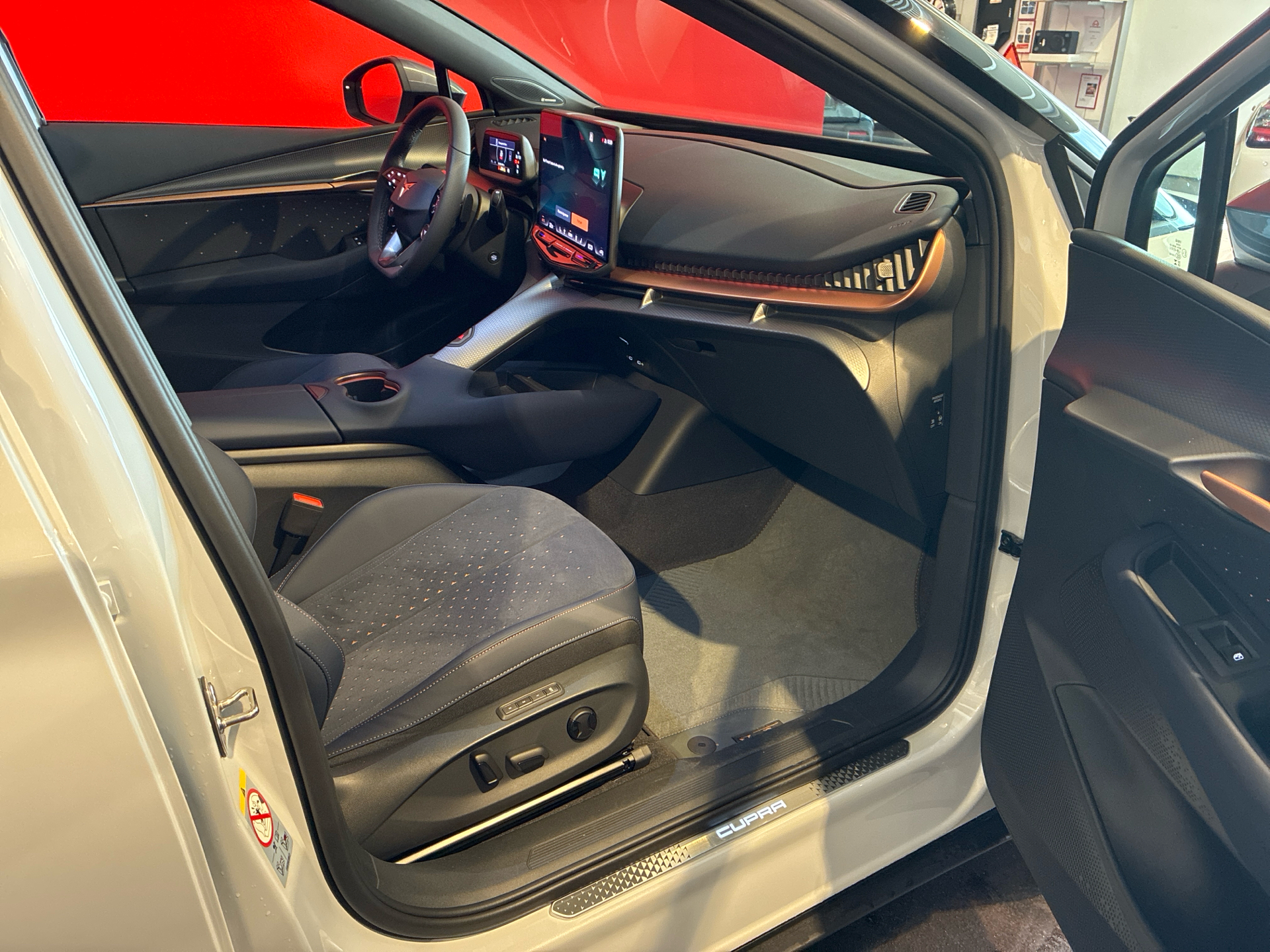 Billede af Cupra Tavascan EL VZ Adrenaline 4X4 340HK 5d Aut.