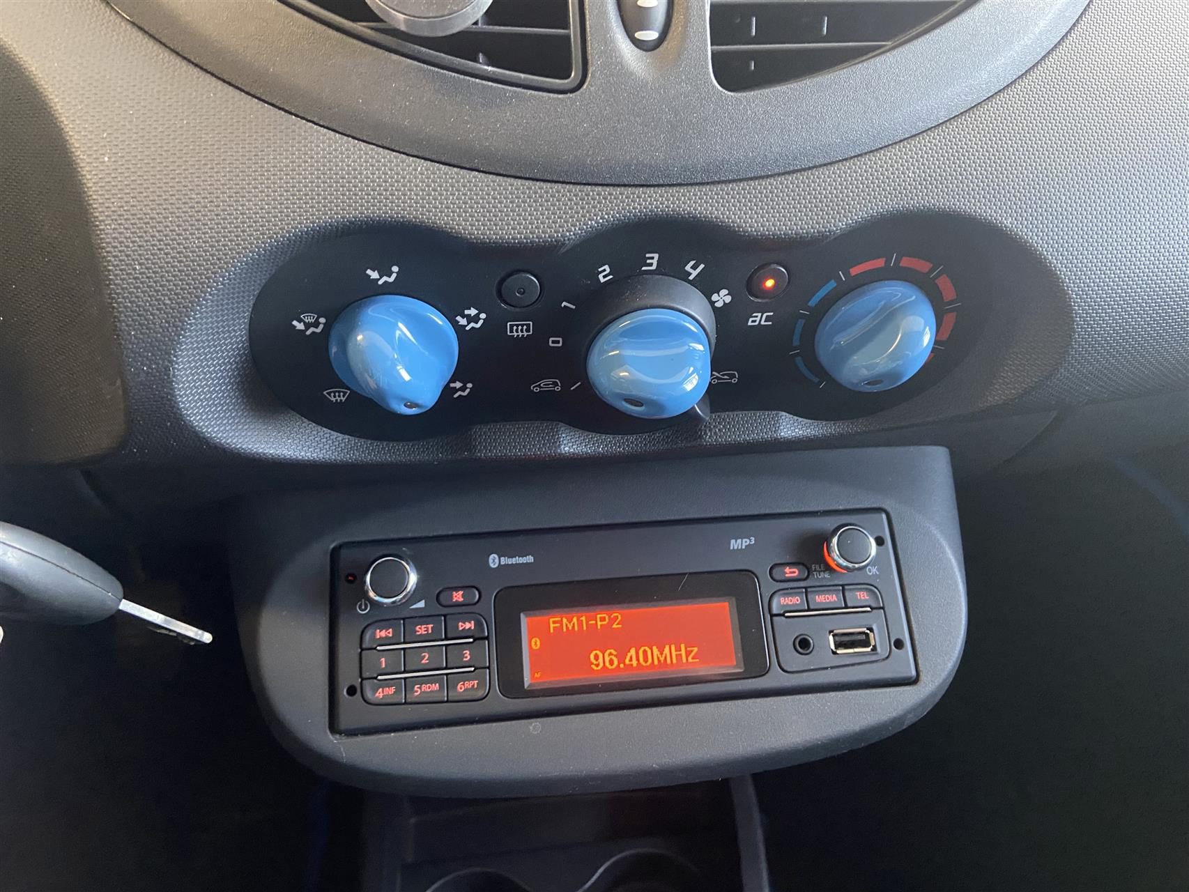 Billede af Renault Twingo 1,2 16V Authentique 75HK 3d