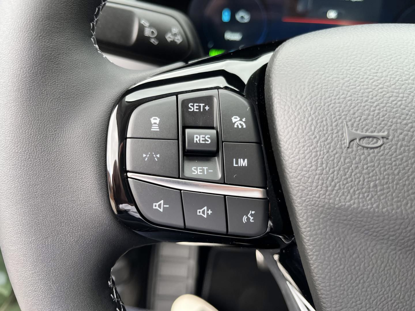 Billede af Ford Kuga 2,5 Plugin-hybrid Active X CVT 243HK 5d Aut.