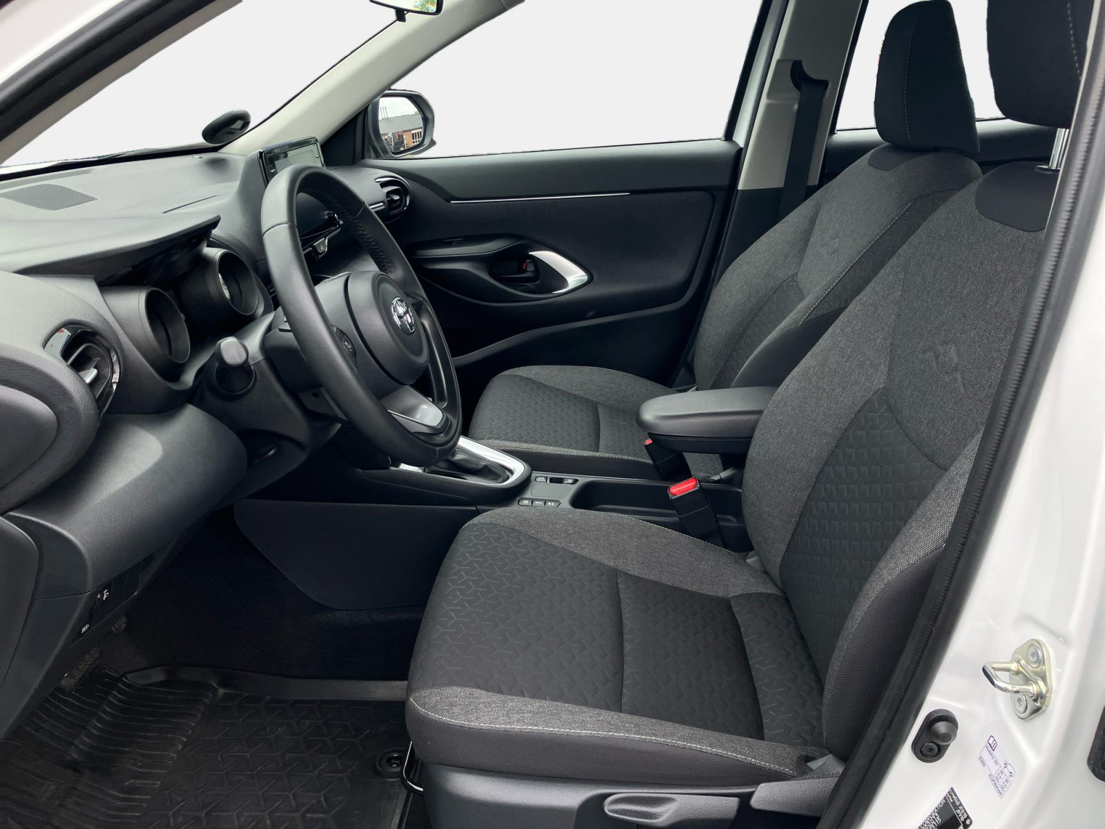 Billede af Toyota Yaris Cross 1,5 Hybrid Essential Comfort 116HK 5d Trinl. Gear