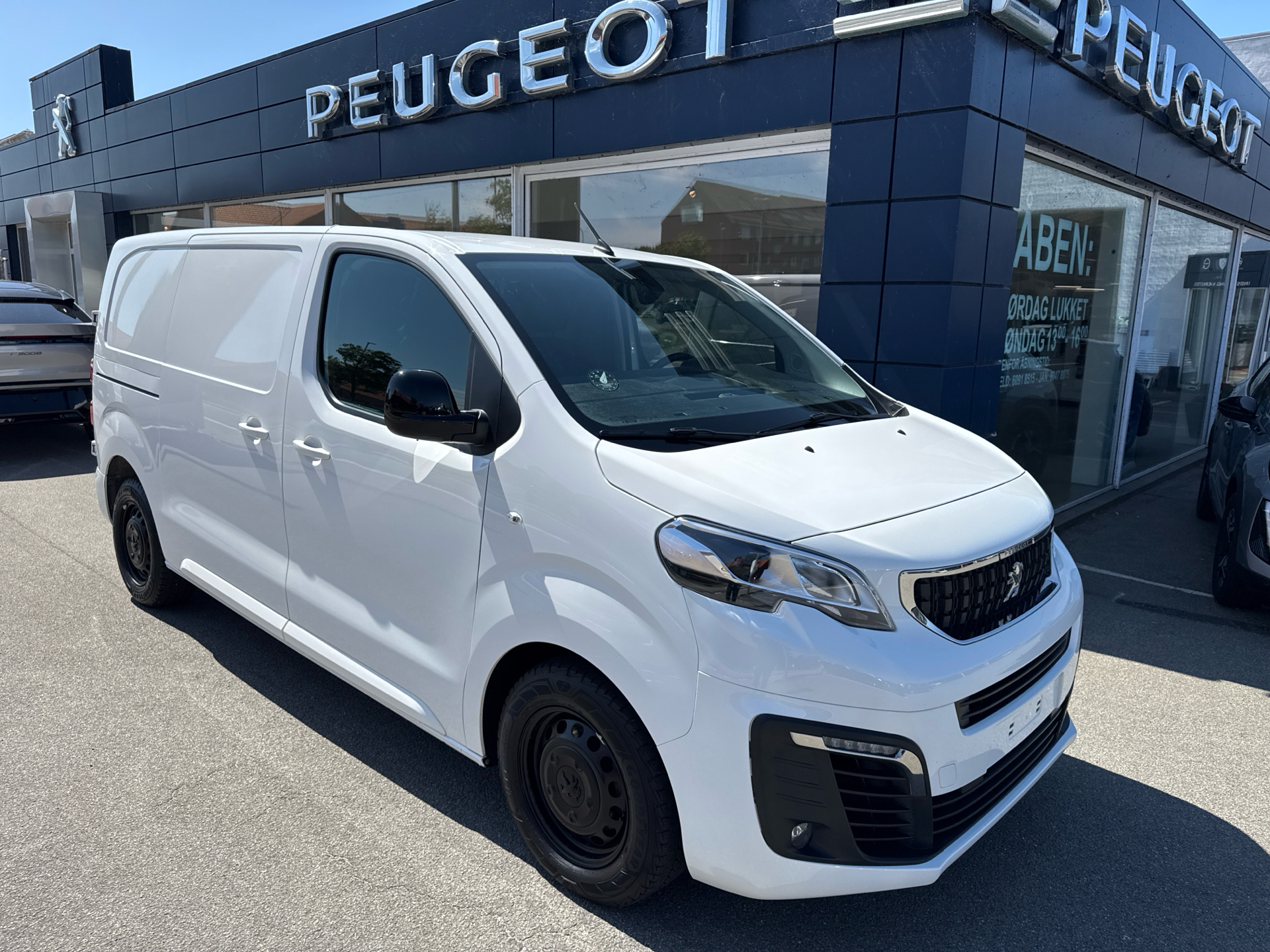 Billede af Peugeot Expert L2 2,0 BlueHDi Premium Pro EAT8 144HK Van 8g Aut.