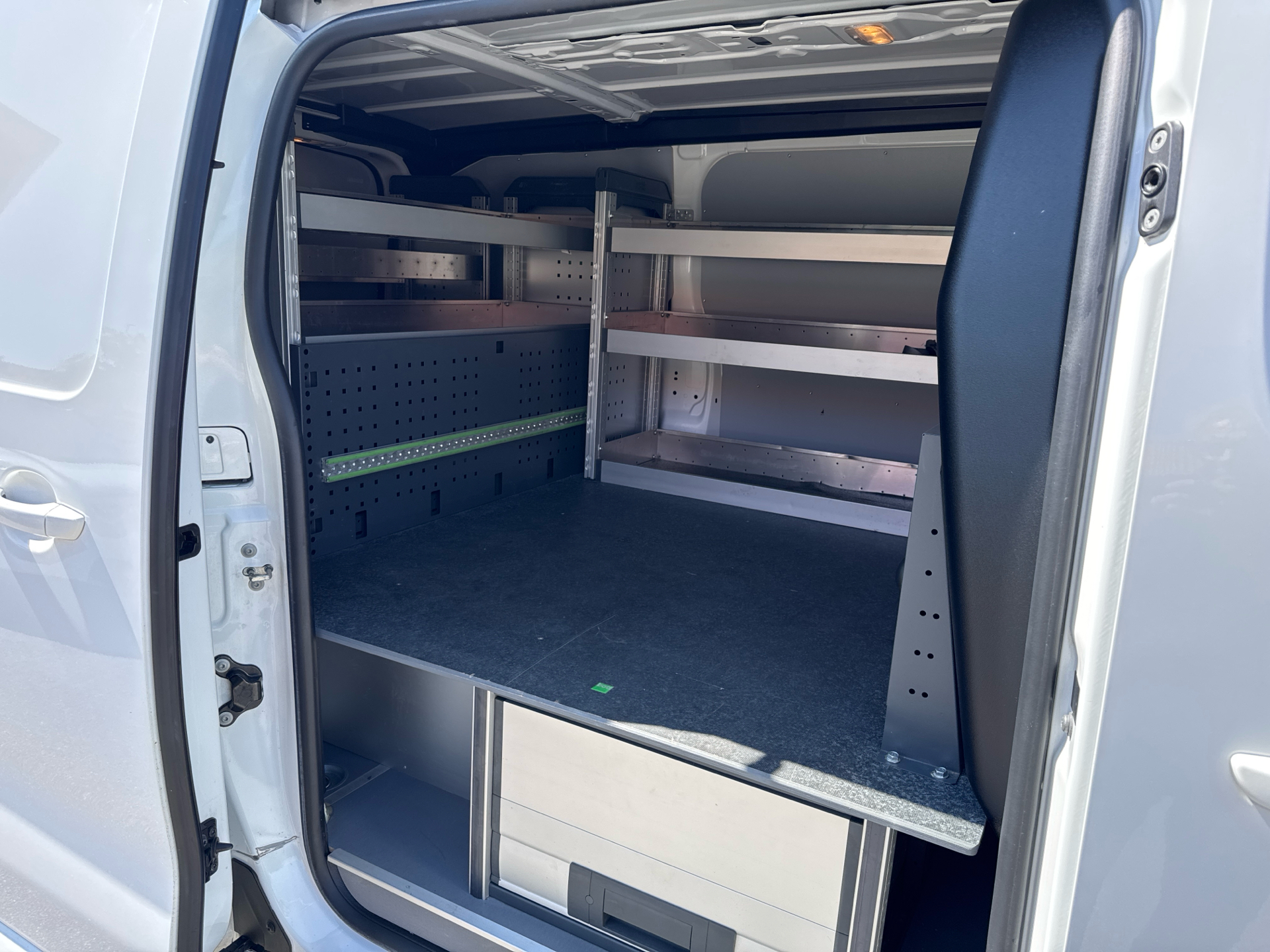Billede af Peugeot Expert L2 2,0 BlueHDi Premium Pro EAT8 144HK Van 8g Aut.