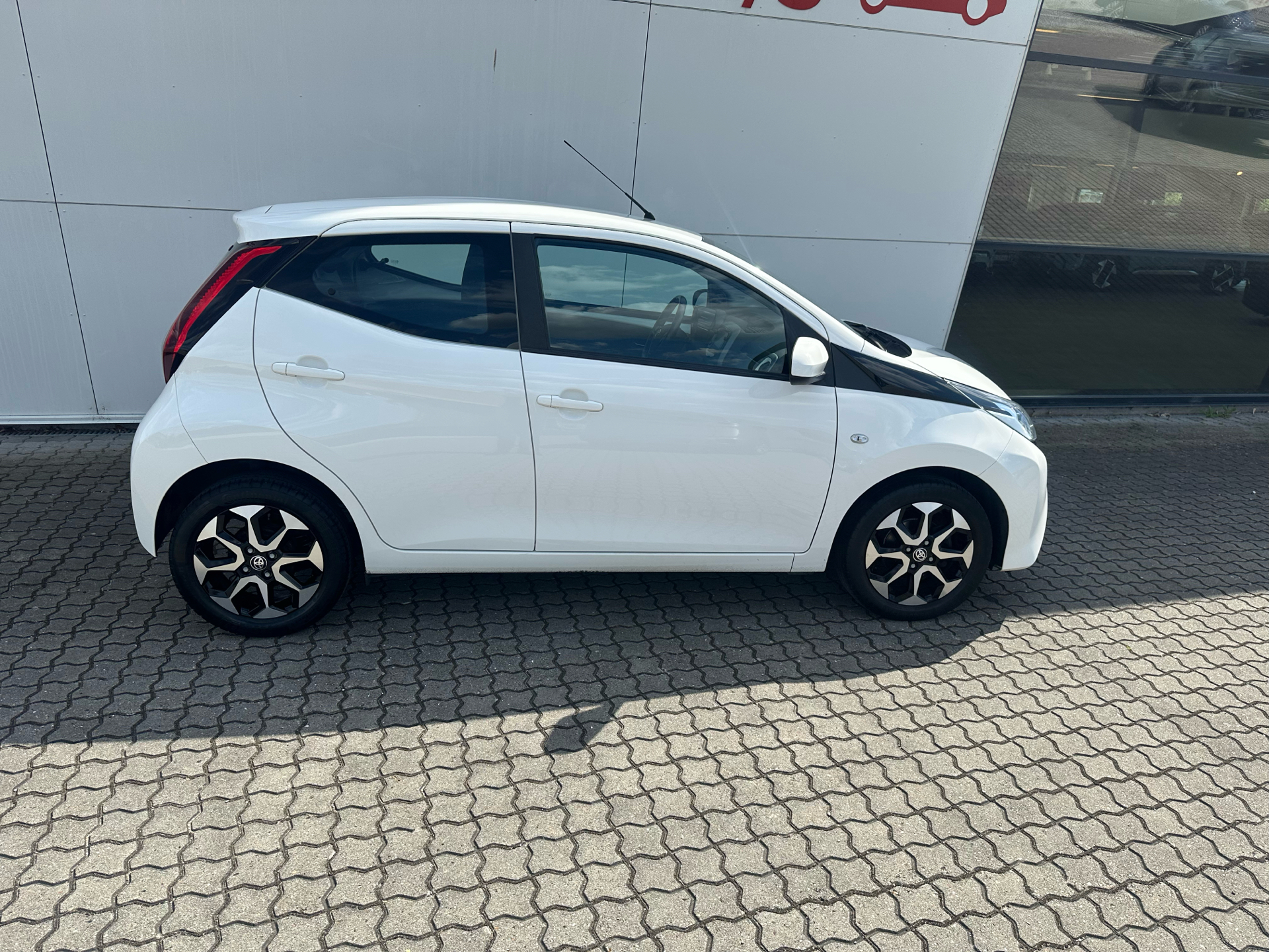 Billede af Toyota Aygo 1,0 VVT-I X-plore DAB+ 72HK 5d