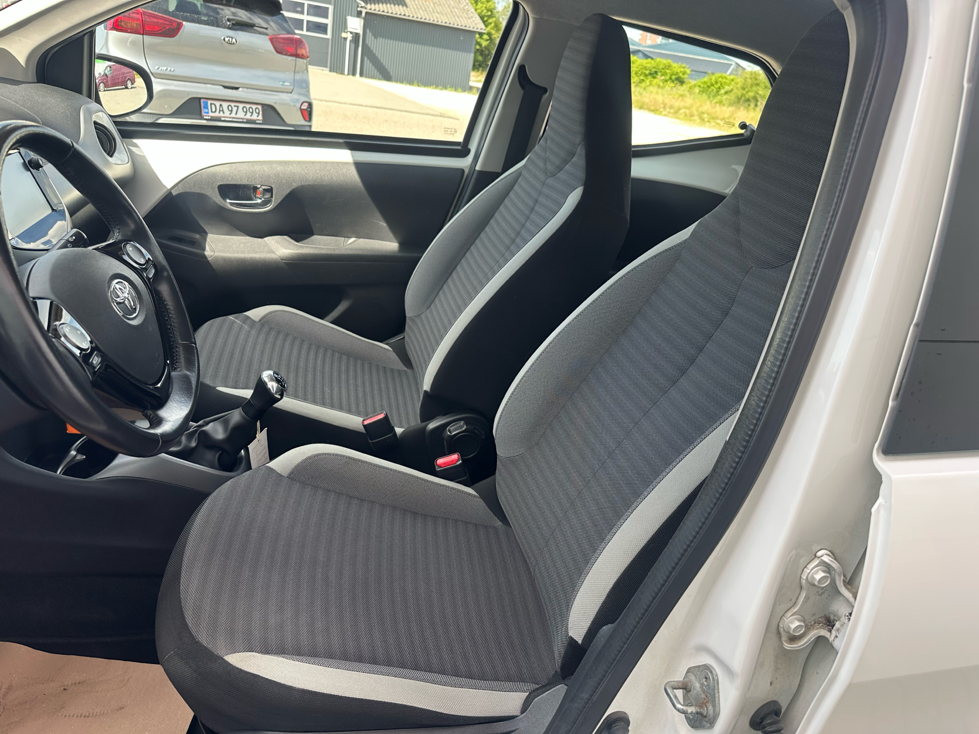Billede af Toyota Aygo 1,0 VVT-I X-plore DAB+ 72HK 5d