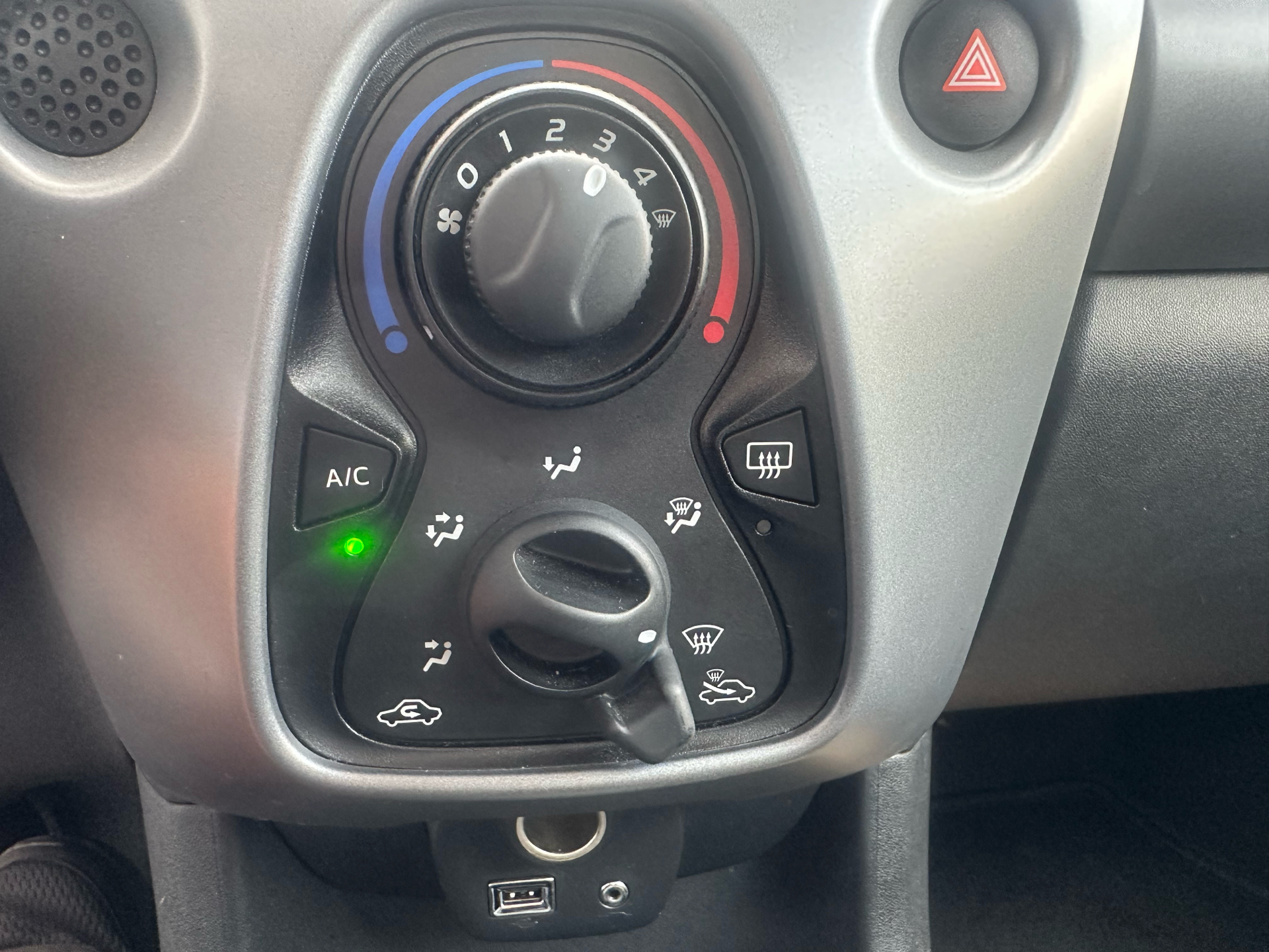 Billede af Toyota Aygo 1,0 VVT-I X-plore DAB+ 72HK 5d